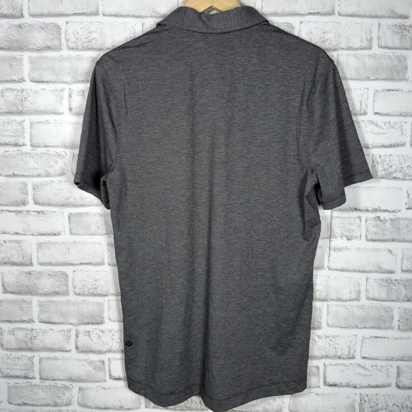 Lululemon Lululemon Athletic Polo Shirt Mens Size M Gray Polyester Blend Size US M / EU 48-50 / 2 - 5 Thumbnail