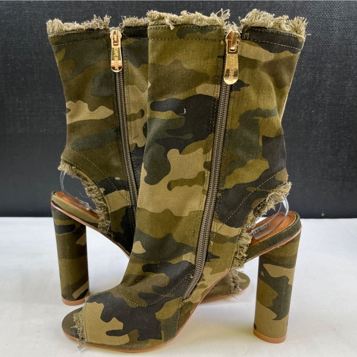 Other Cape Robbin Women's Green Camo Shoes/Heeled Boots Sz 6.5M SK Size US 6.5 / IT 36.5 - 5 Thumbnail