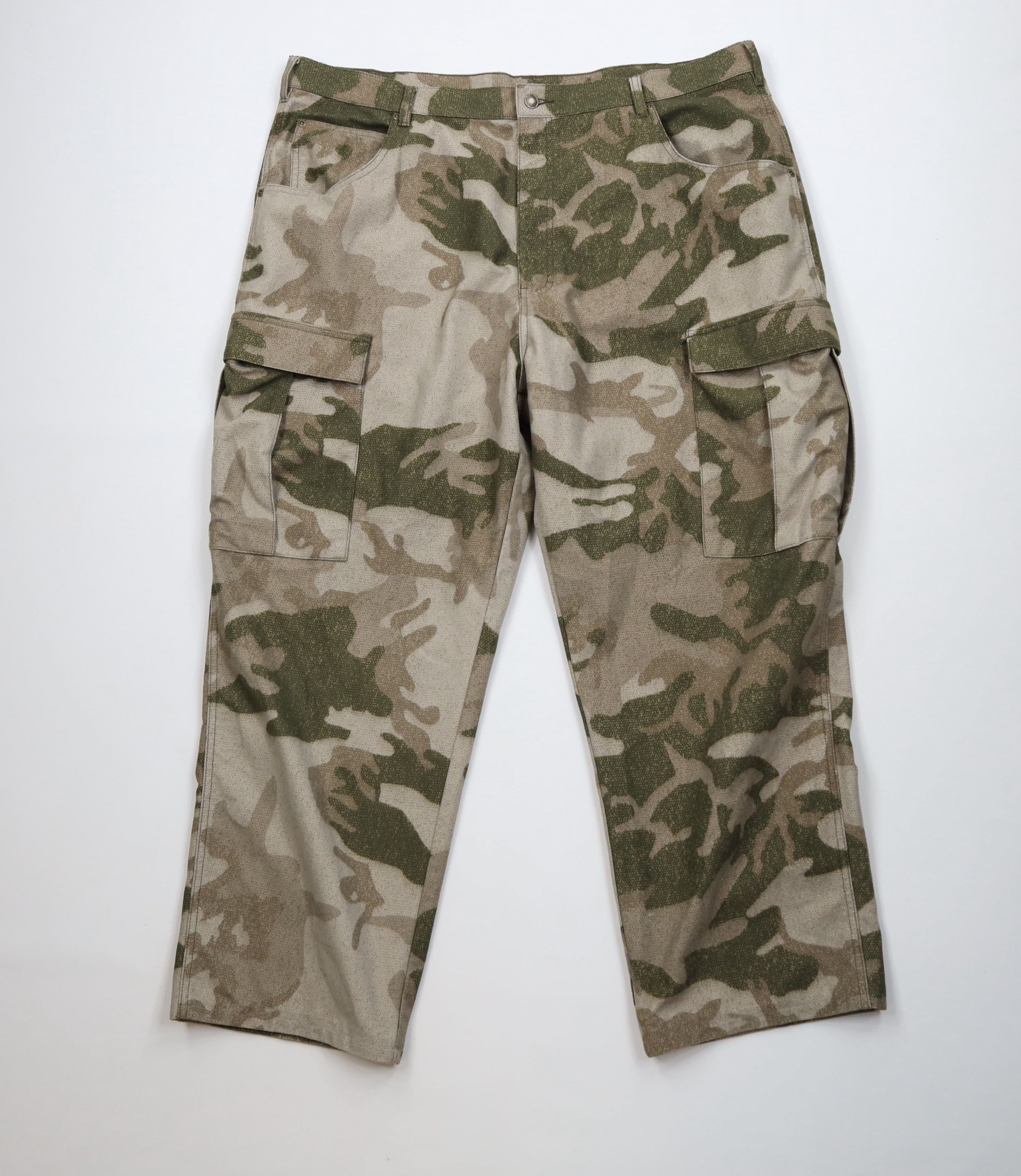 Cabelas Vintage 90s Cabelas Camouflage Wide Leg Cargo Pants Size US 44 / EU 60 - 1 Thumbnail