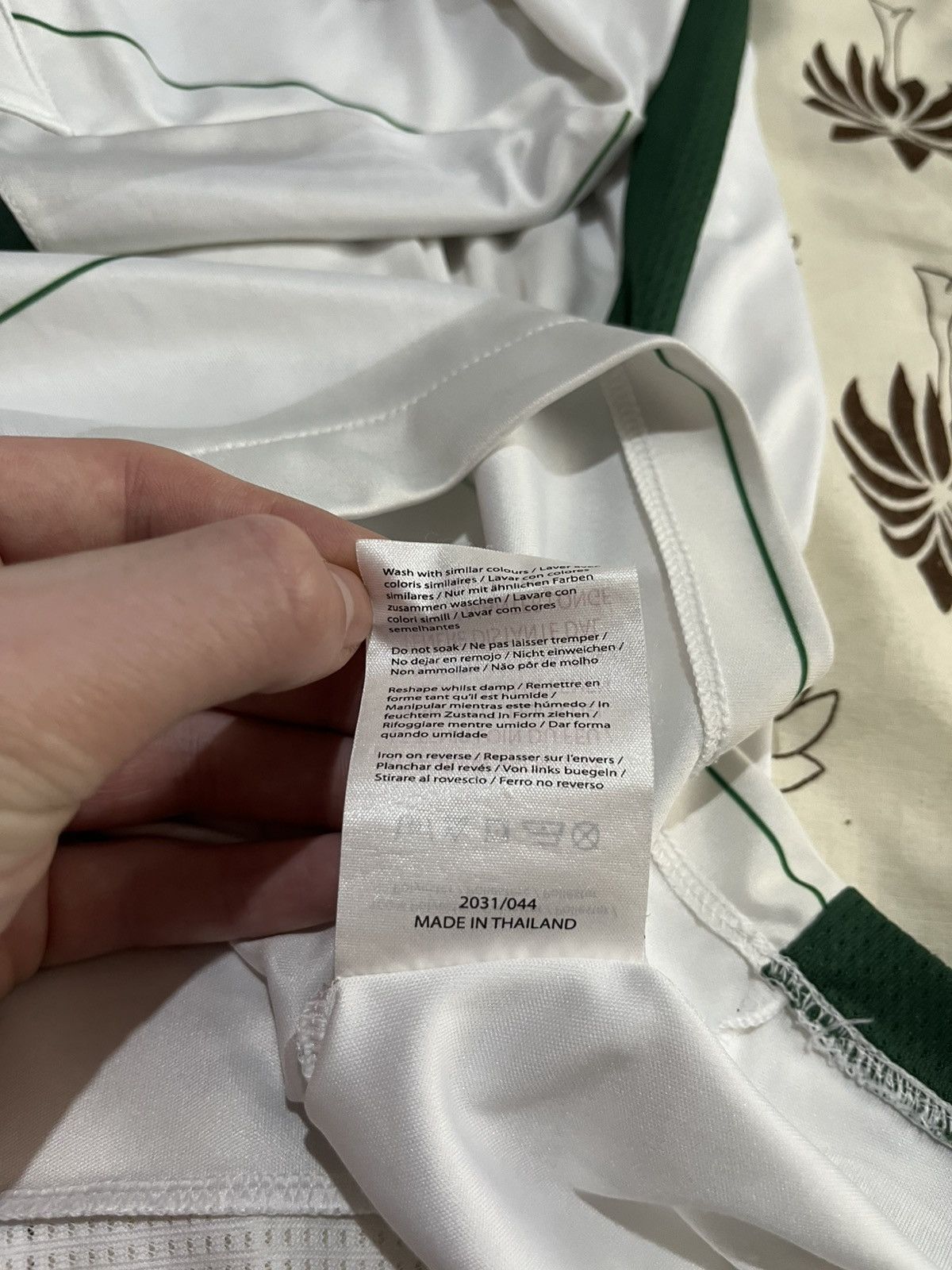 Umbro Umbro Ireland 2009 Away Soccer Jersey Size US XL / EU 56 / 4 - 10 Thumbnail