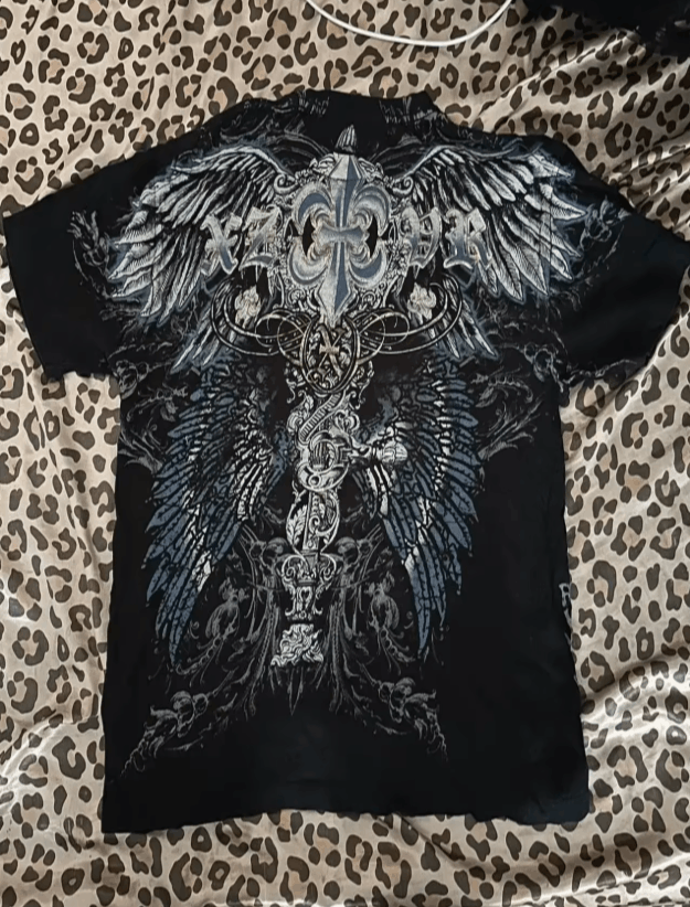 Japanese Brand Y2K Gothic Cracked T Shirt Size US S / EU 44-46 / 1 - 8 Thumbnail