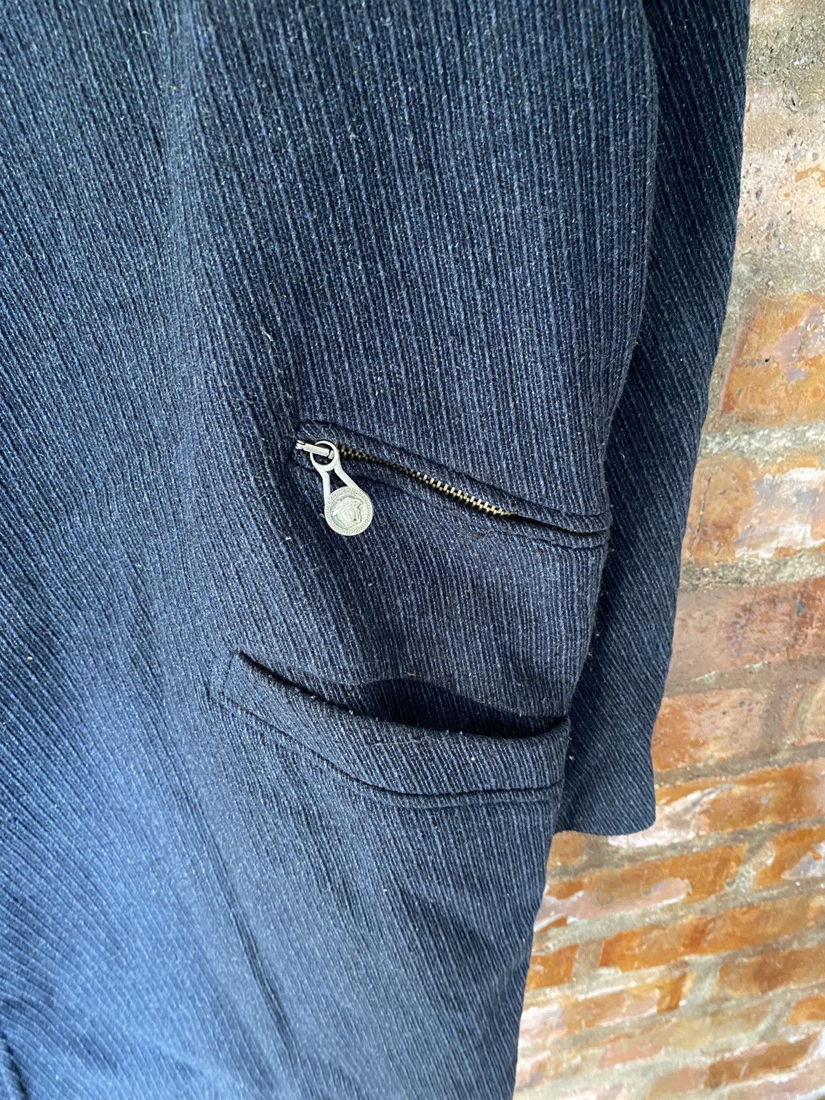 Versace Jeans Couture 🔥RARE 1990s Versace Button Medusa head detailing long iacket Size US M / EU 48-50 / 2 - 5 Thumbnail