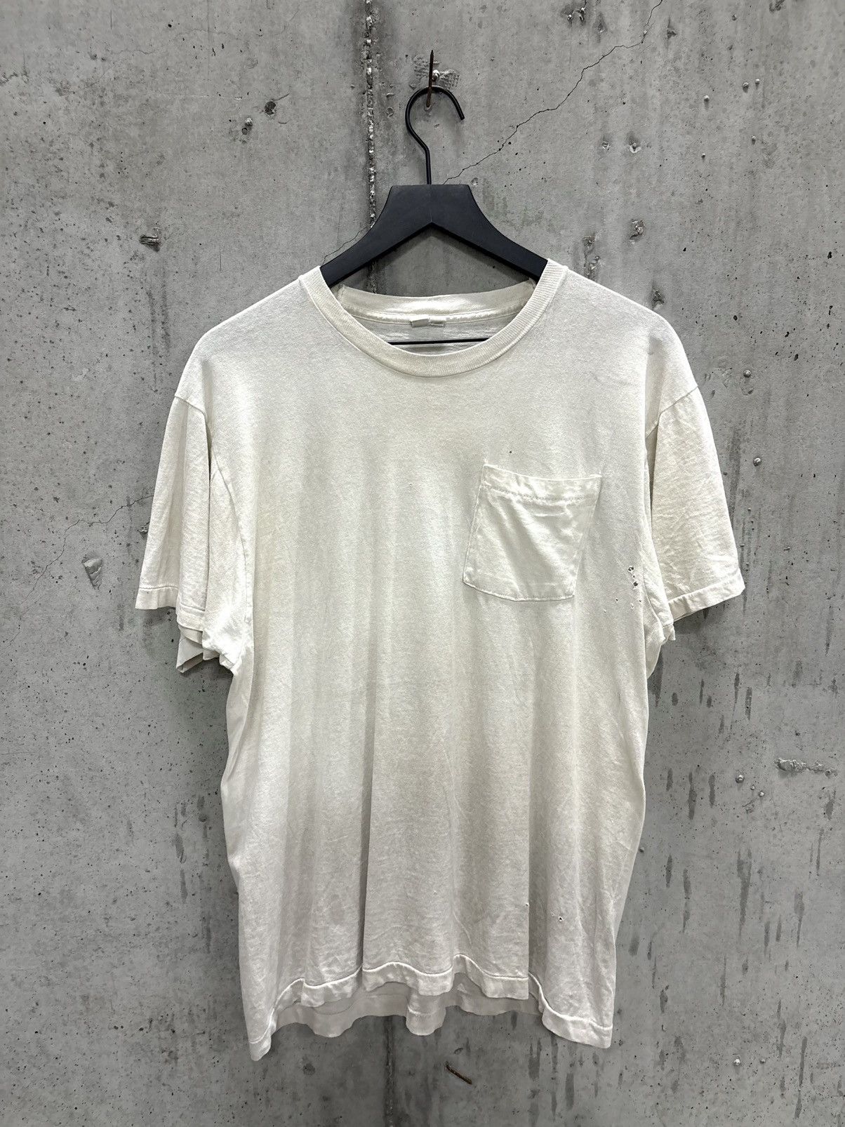 Vintage Vintage Blank Shirt Thrashed Faded Distressed Grunge Band Size US L / EU 52-54 / 3 - 1 Thumbnail