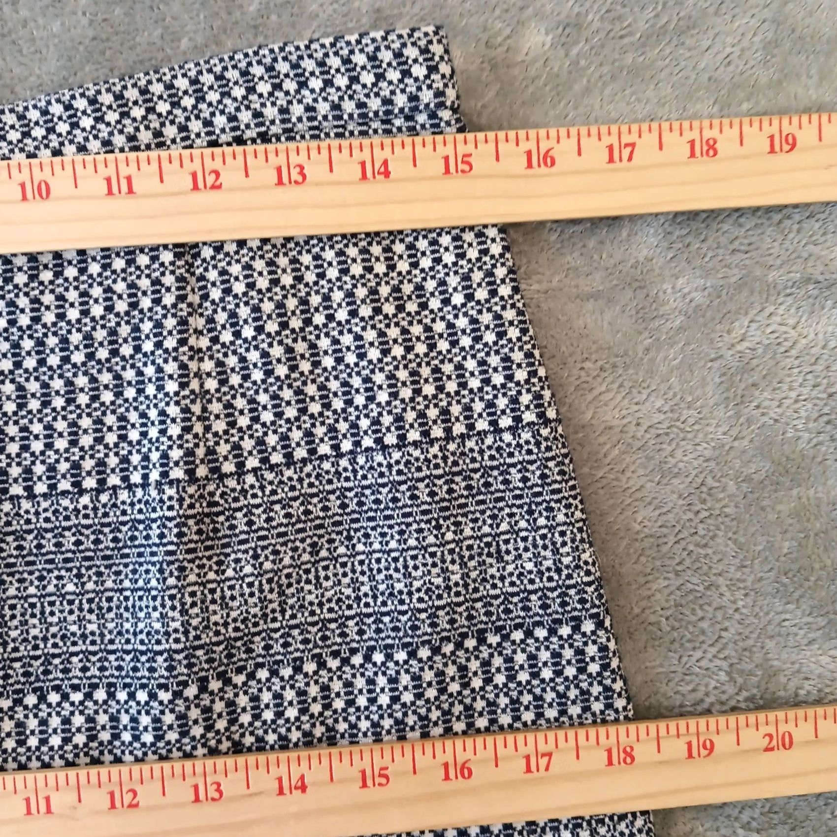 Banana Republic Banana Republic Blue Geometric Knit Lined Ruffle Accent Pencil Skirt Size 4 Size 27" / US 4 / IT 40 - 3 Thumbnail