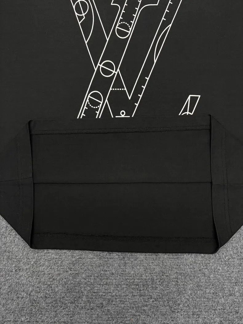 Louis Vuitton Louis Vuitton NBA co-branded printed short sleeves Size US M / EU 48-50 / 2 - 5 Thumbnail