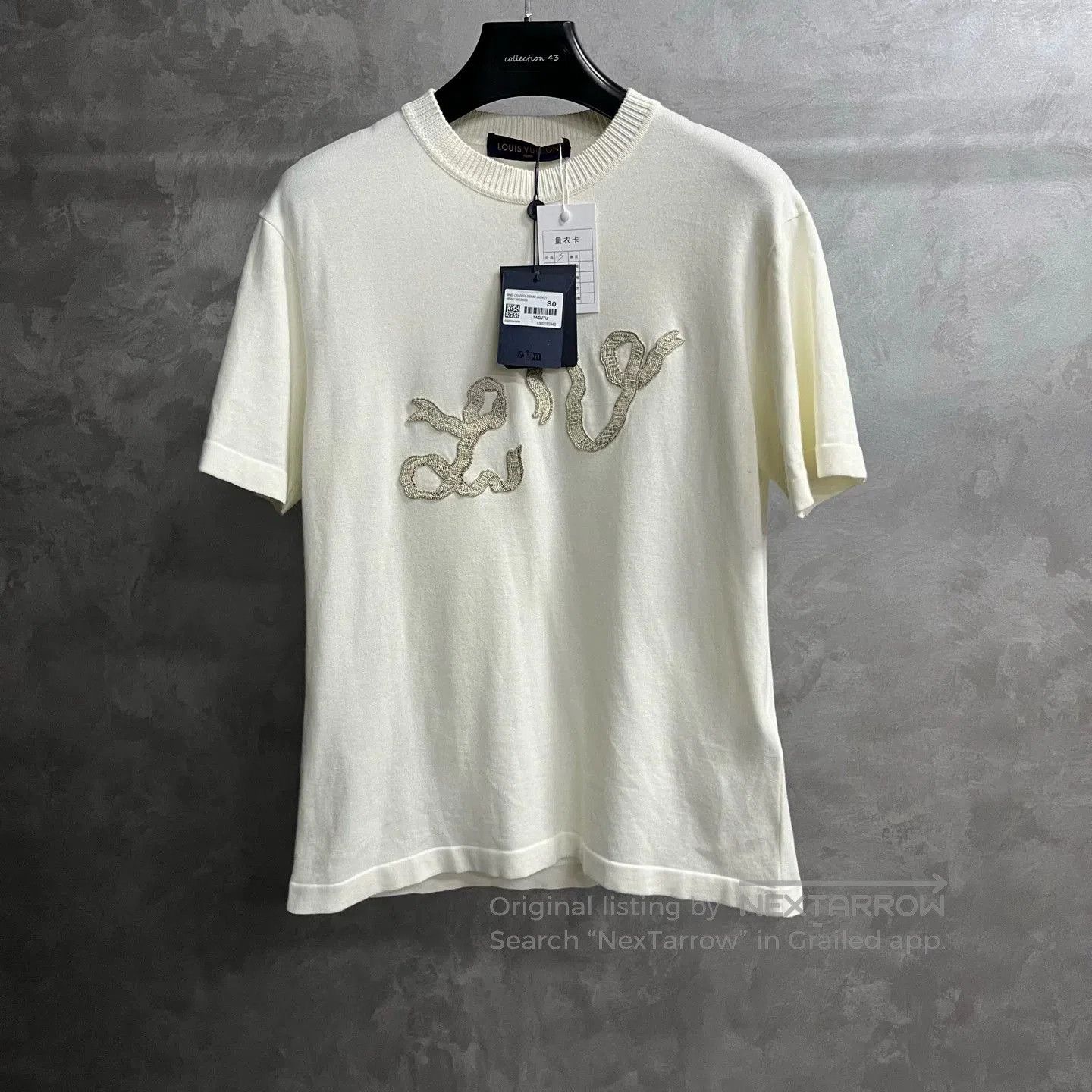 Louis Vuitton Louis Vuitton 25 Solid Print Round Neck T. Size US S / EU 44-46 / 1 - 1 Thumbnail