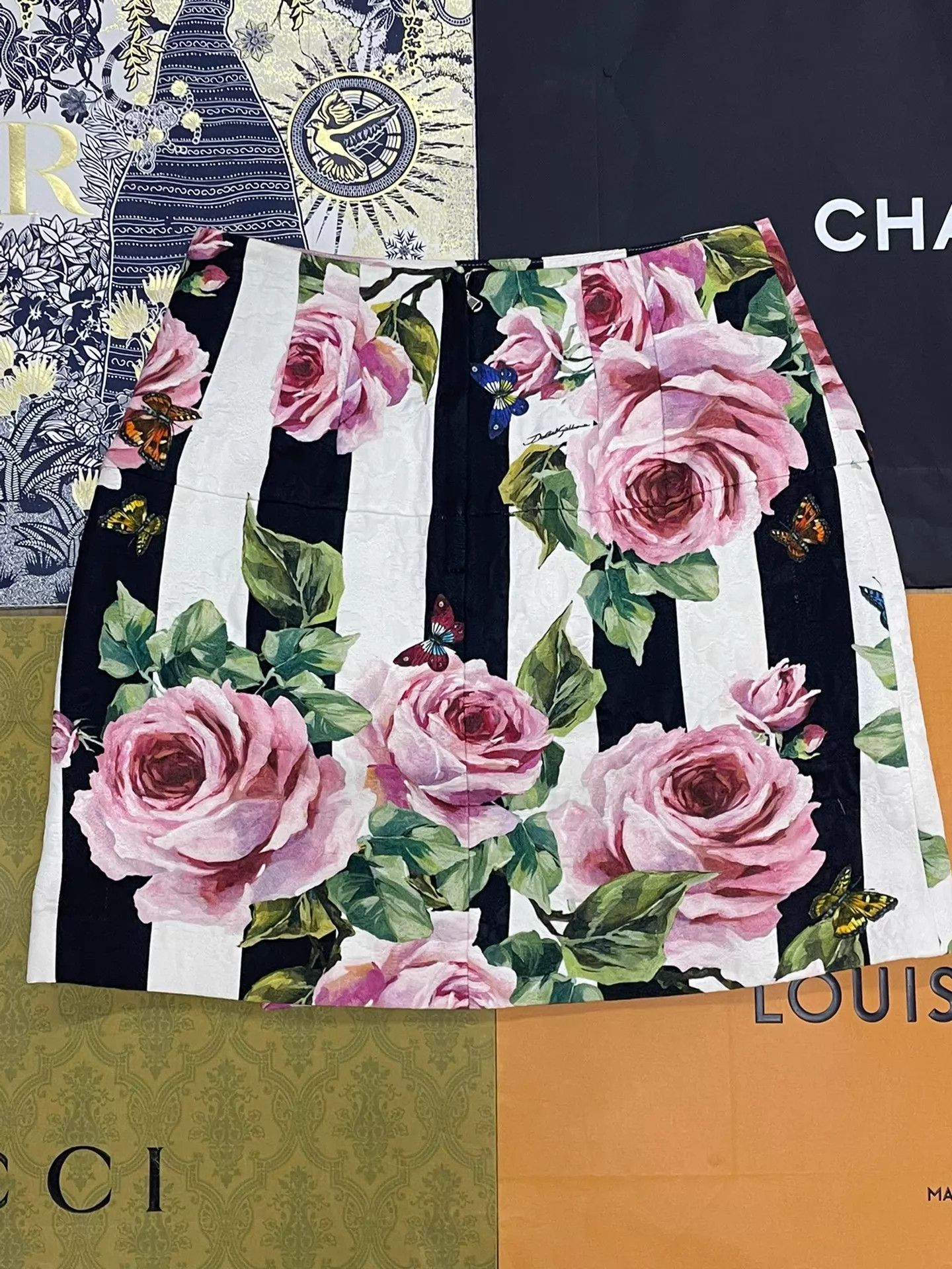 Dolce & Gabbana Dolce&Gabbana B&W ColorBlocked Striped Rose Skirt Size 26" / US 2 / IT 38 - 3 Thumbnail
