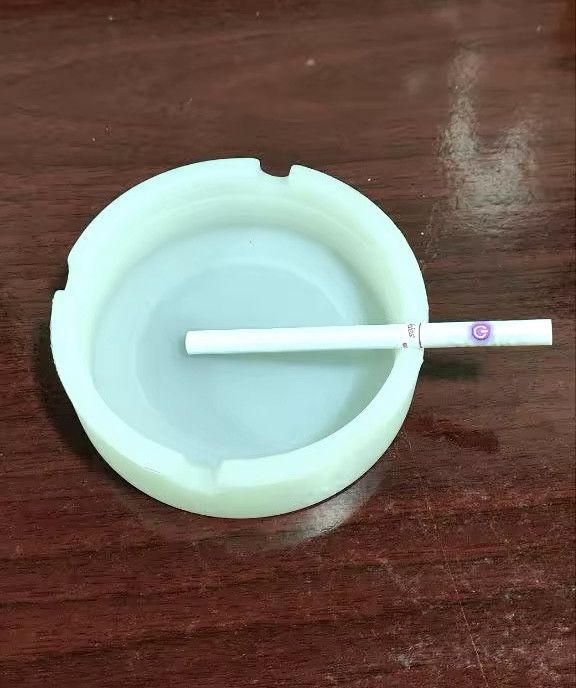 Vintage Glow In The Dark Luminous Silicone Cigarette Ashtray Size ONE SIZE - 6 Thumbnail