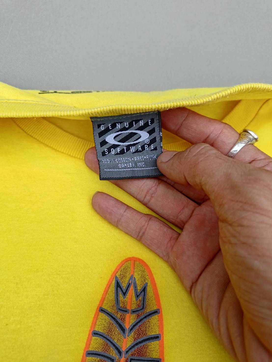 Oakley Sold Out - OAKLEY 90s Software Vintage Center Logo surf Size US M / EU 48-50 / 2 - 4 Thumbnail