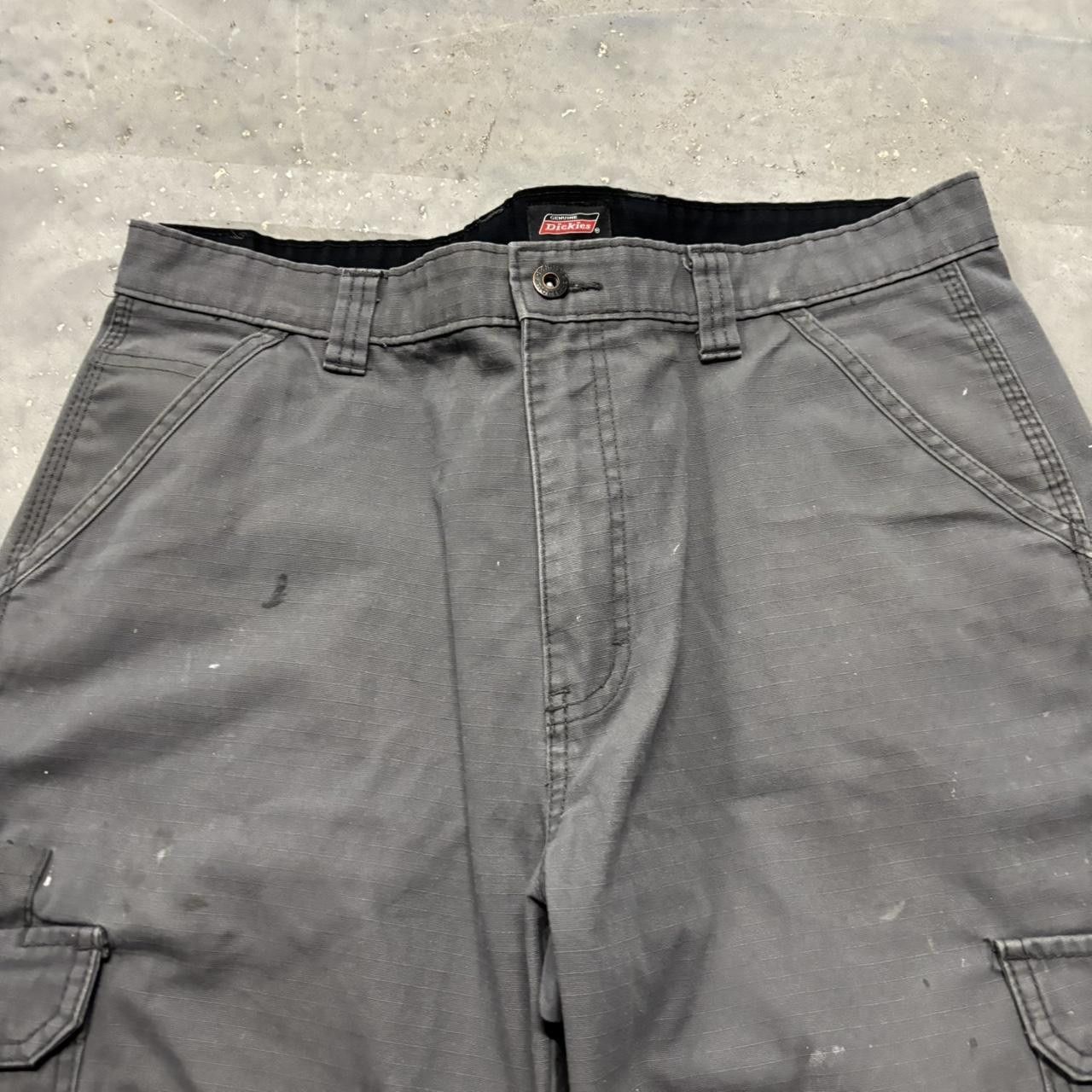 Dickies × Vintage Crazy Vintage Y2K/2000s Baggy Grey Dickies Workwear Skater Style Cargo Shorts! Size US 36 / EU 52 - 2 Thumbnail