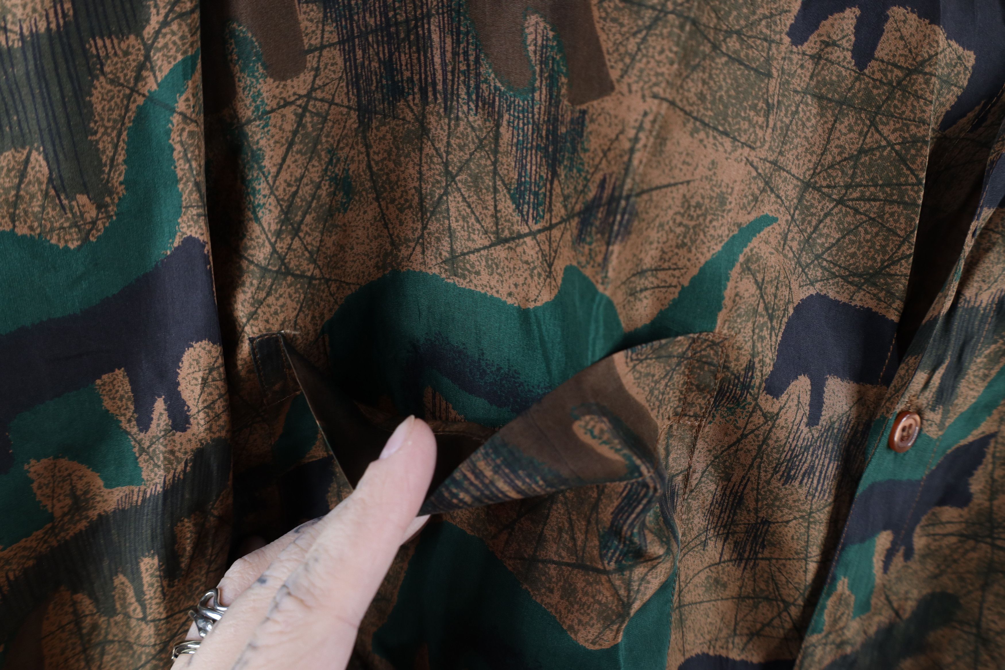 Vintage Vintage 90s Streetwear Abstract All Over Print Button Shirt Size US M / EU 48-50 / 2 - 5 Thumbnail