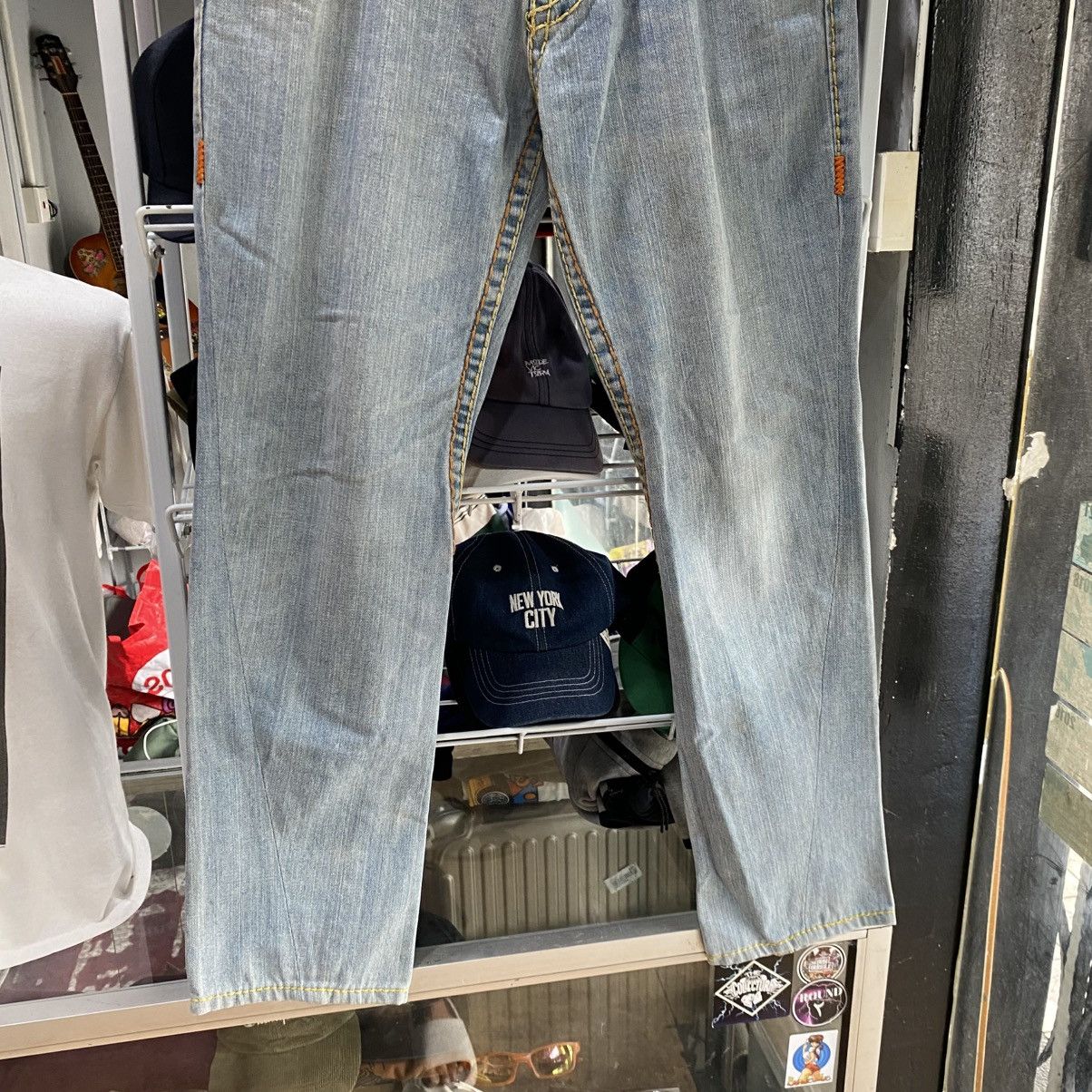 True Religion 2000s True Religion Joey Super T Bold Stitch Flared Jeans Size US 34 / EU 50 - 11 Thumbnail