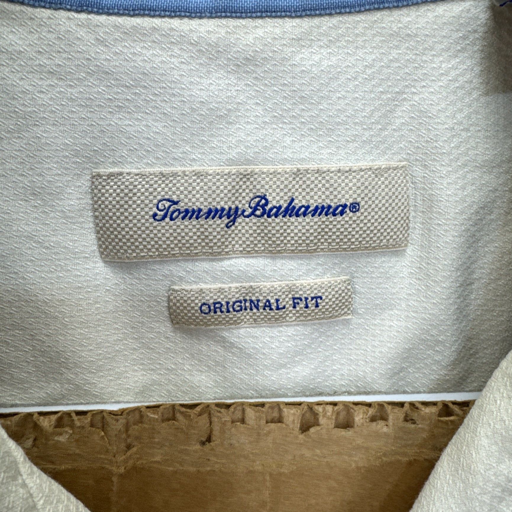 Tommy Bahama Tommy Bahama Shirt Mens Large Beige Blue Silk Camp Hawaiian Marlin Fish Waves Size US L / EU 52-54 / 3 - 3 Thumbnail