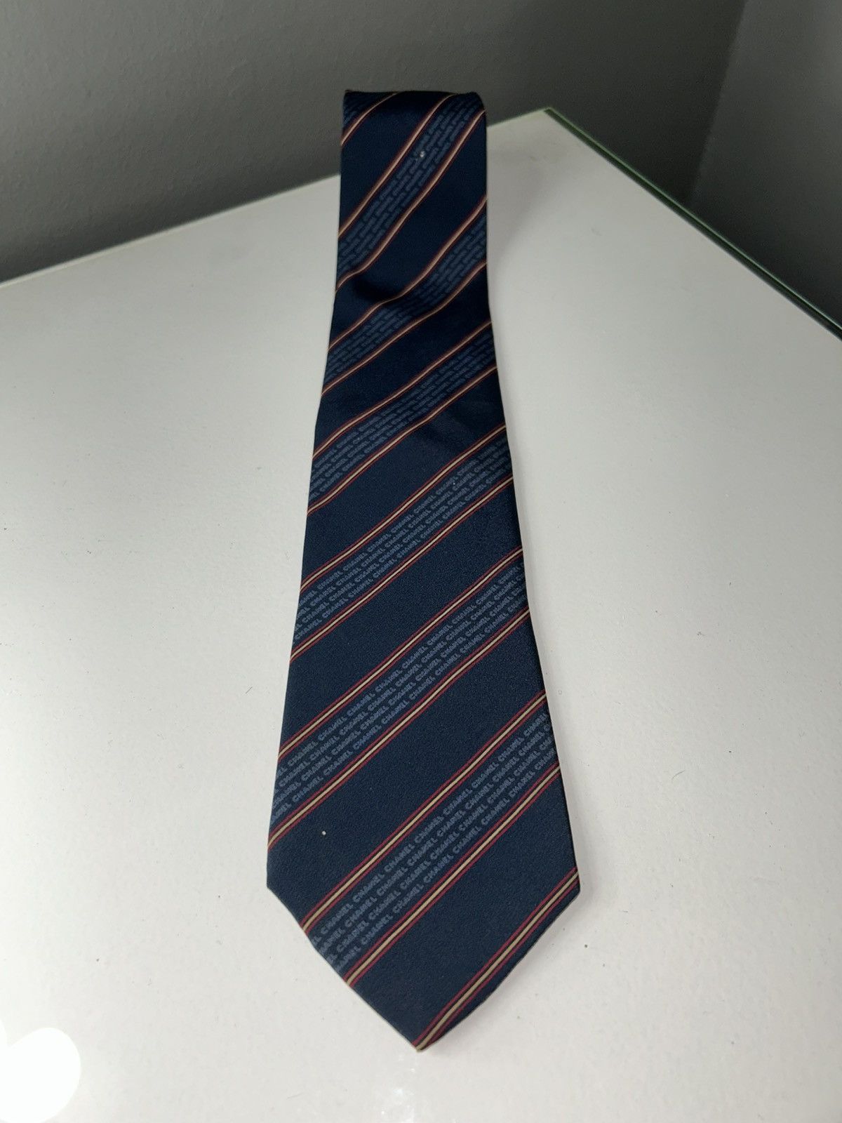 Chanel Chanel Navy Blue & Red Striped Men's Silk Neck Tie Size ONE SIZE - 2 Thumbnail