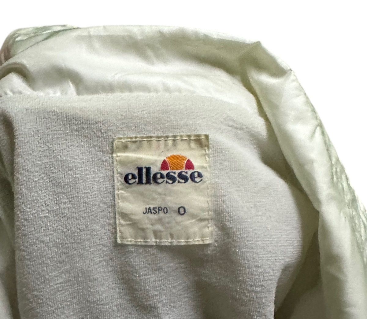 Ellesse Vintage 90s Ellesse windbreaker jacket Size US L / EU 52-54 / 3 - 6 Thumbnail
