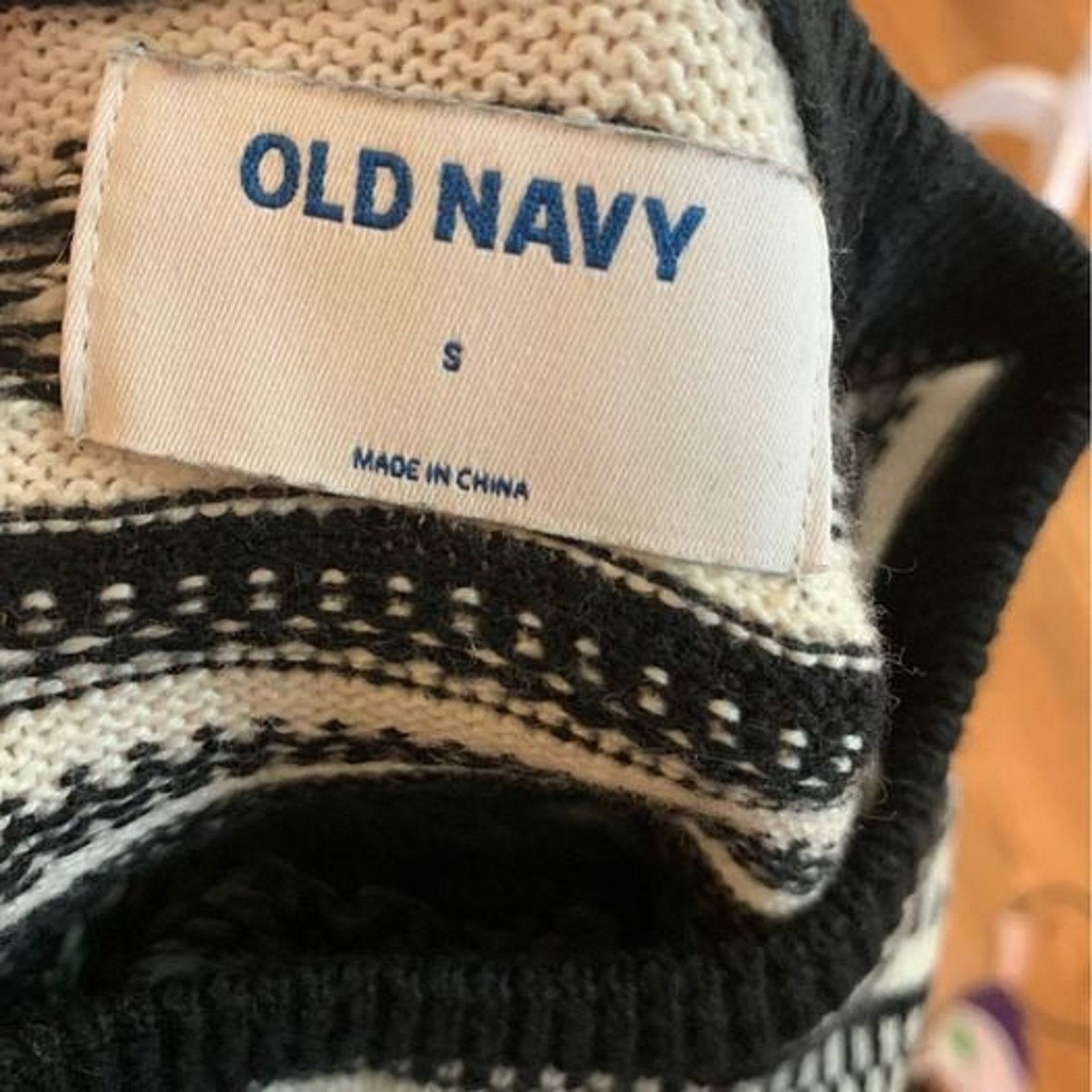 Old Navy Old Navy women’s sweater shirt size S Size S / US 4 / IT 40 - 2 Thumbnail