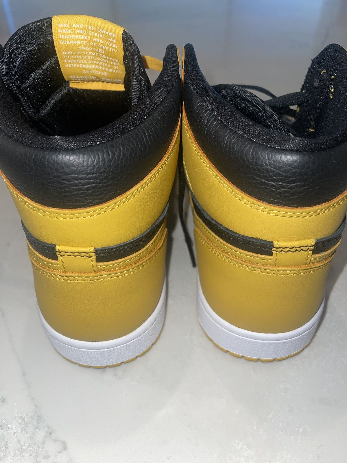 Jordan Brand × Nike Jordan 1 Retro Pollen Size US 10 / EU 43 - 3 Thumbnail