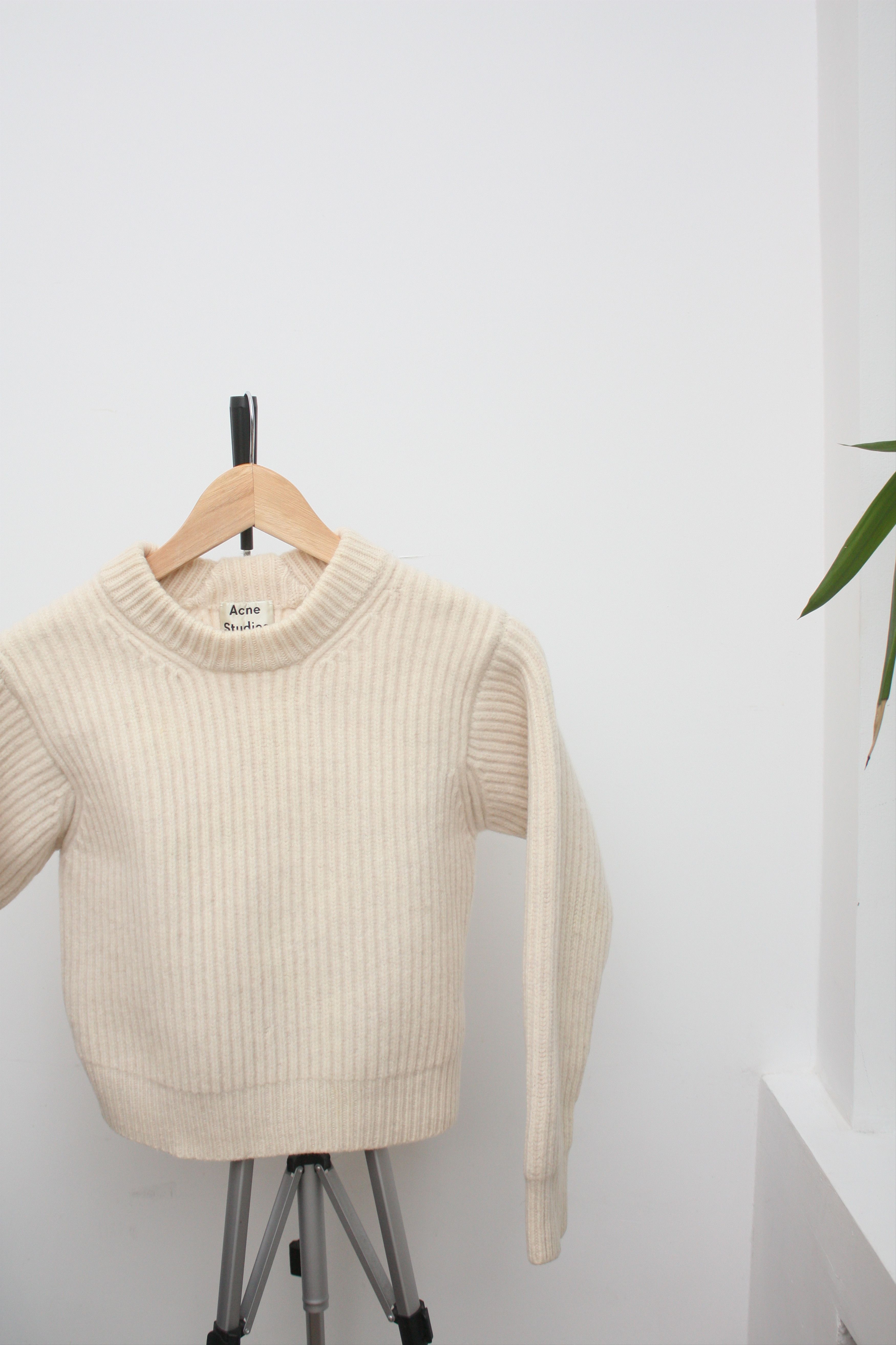 Acne Studios Acne Studios Cream Wool Knitted Sweater Women's XXS Size XXS / US 00 / IT 34 - 1 Thumbnail