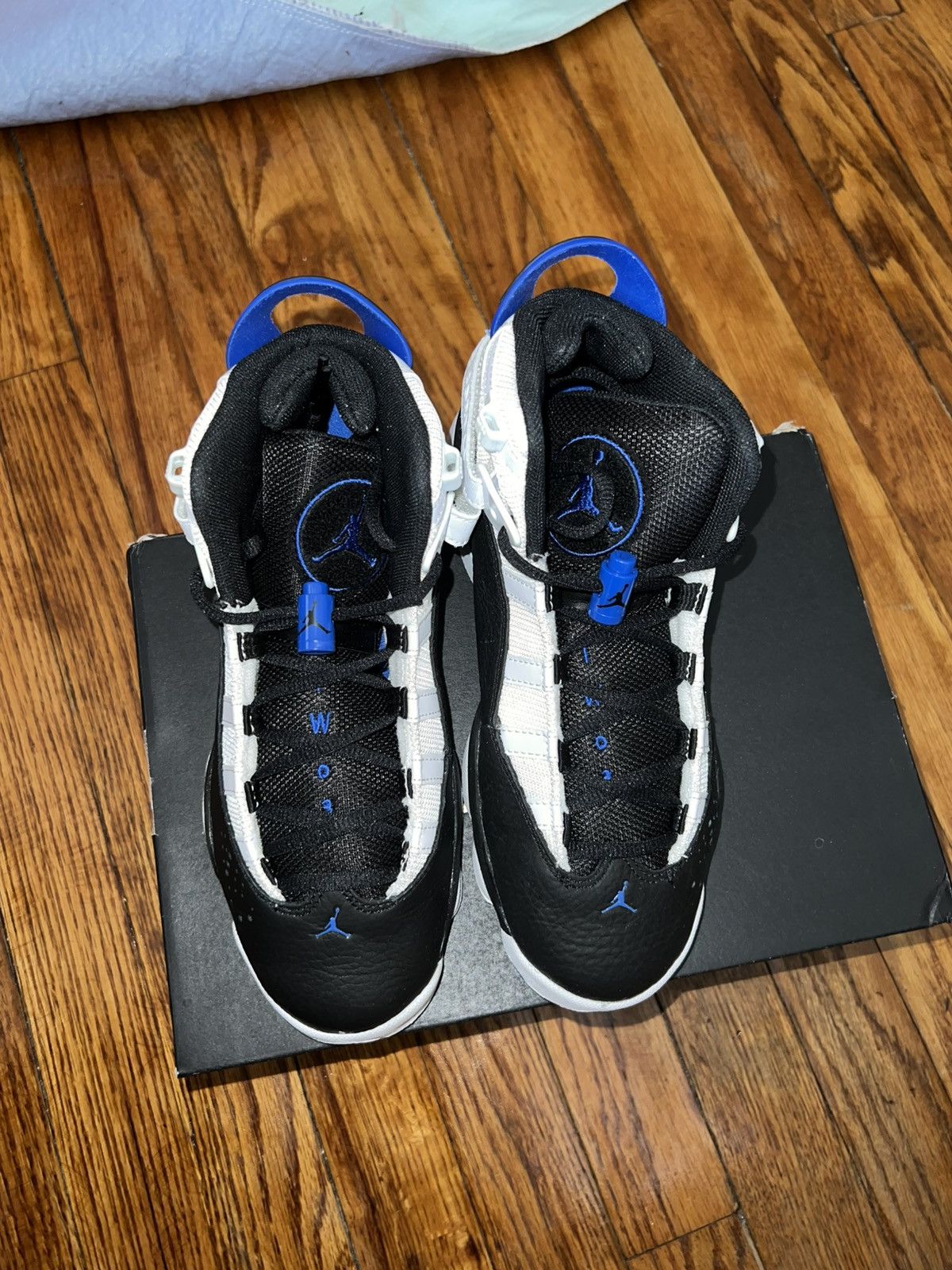 Jordan Brand × Nike Air Jordan 6 rings Size US 5 / EU 37 - 1 Thumbnail