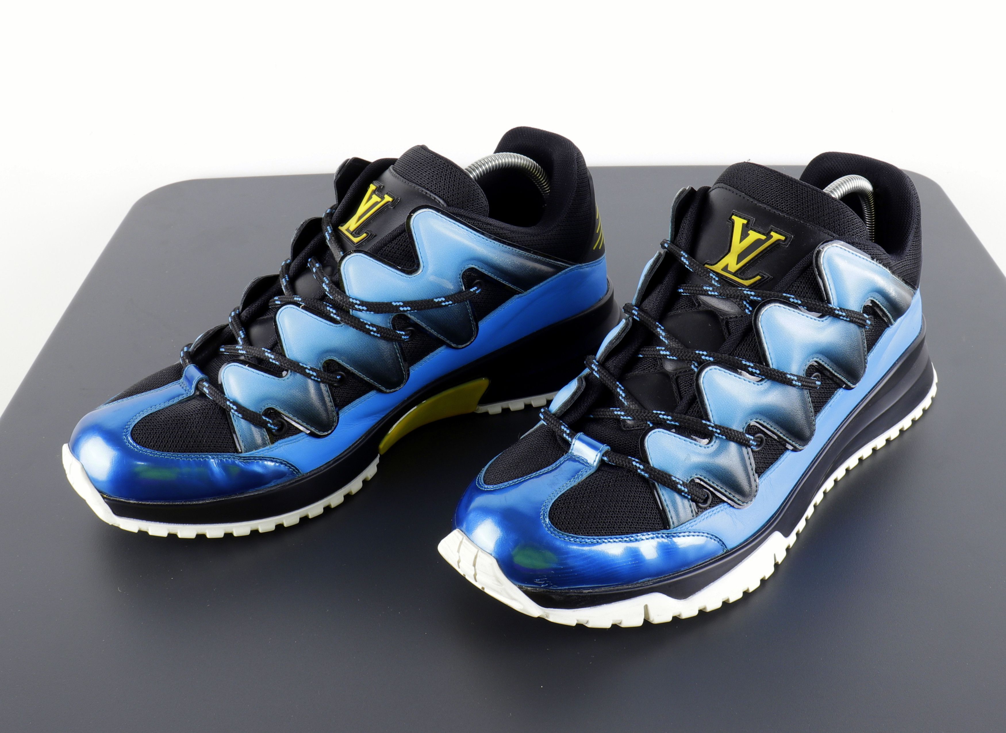 Louis Vuitton Louis Vuitton Calfskin Zig Zag Black Blue Sneakers Size US 11 / EU 44 - 14 Thumbnail