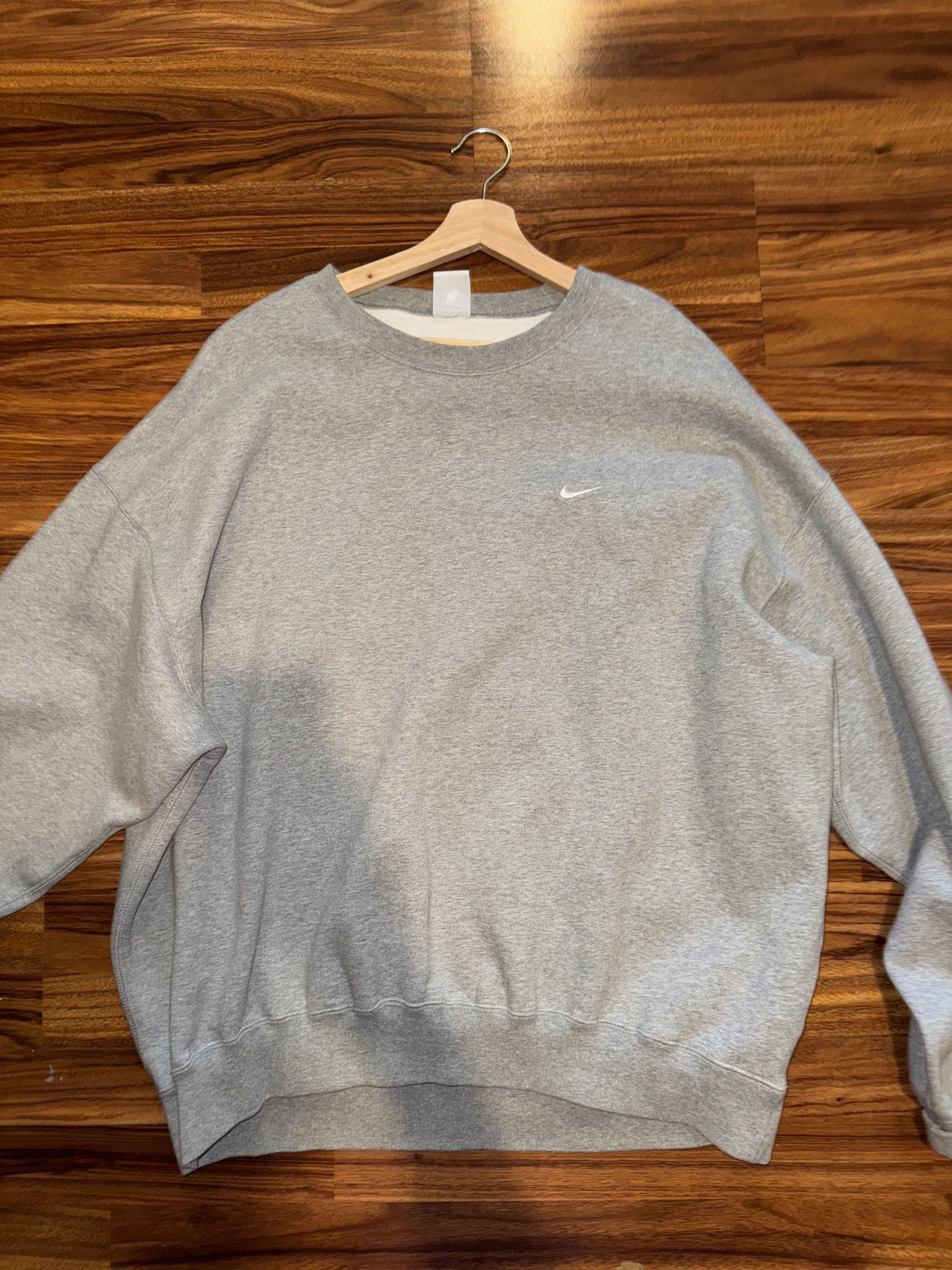 Nike Nike Grey Solo Swoosh Crewneck Size US XXL / EU 58 / 5 - 1 Thumbnail