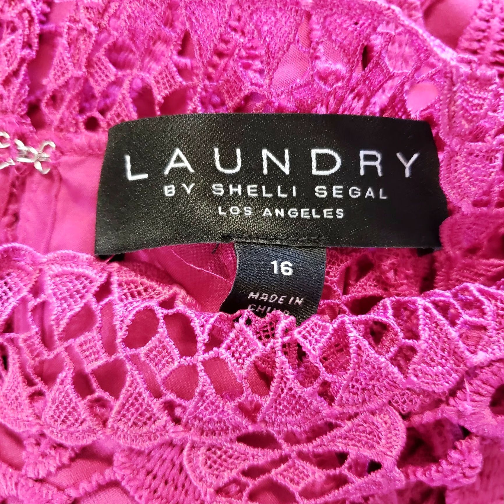 Laundry by Shelli Segal Laundry by Shelli Segal Womens Top Sleeveless Pink Crochet Lace Overlay 16 Blouse Shirt Adult Womens Size XXL / US 16-18 / IT 52-54 - 6 Thumbnail