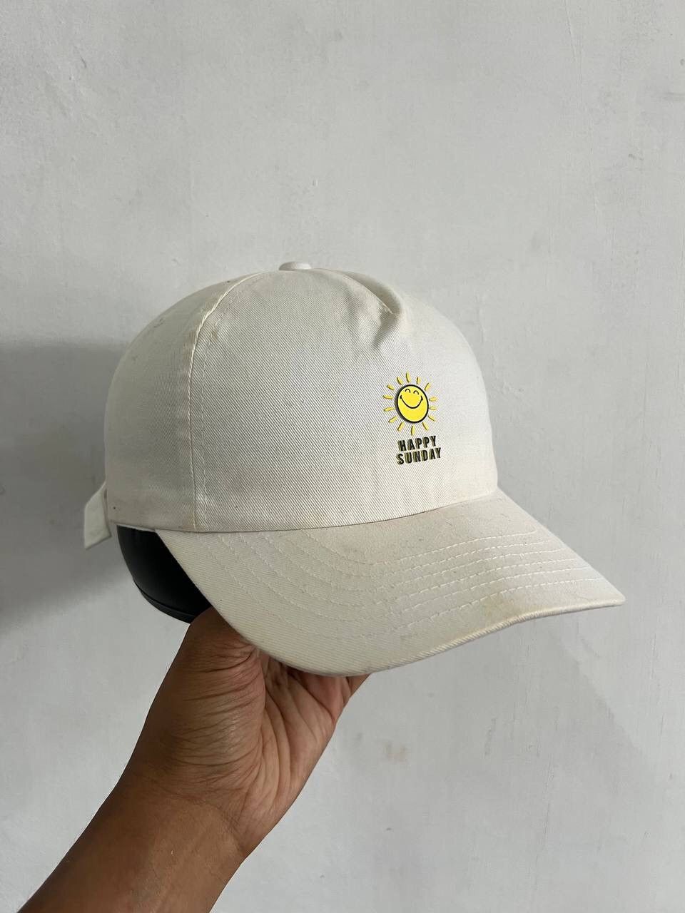 Japanese Brand Happy Sunday Smiley World Hat Size ONE SIZE - 1 Thumbnail