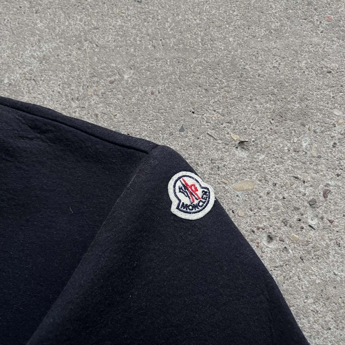 Moncler Moncler bomber sweatshirt rare logo wmns zip Size S / US 4 / IT 40 - 3 Thumbnail