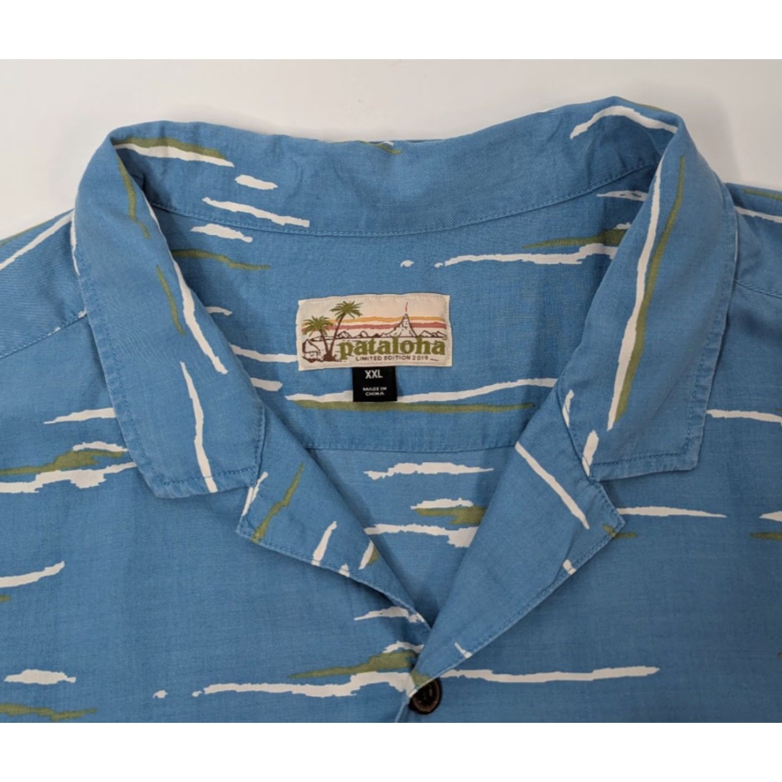 Patagonia VINTAGE Patagonia Pataloha Limited Edition 2019 Hawaiian S/S Button Camp Shirt 2XL Blue Womens/Men? Size US XXL / EU 58 / 5 - 6 Thumbnail