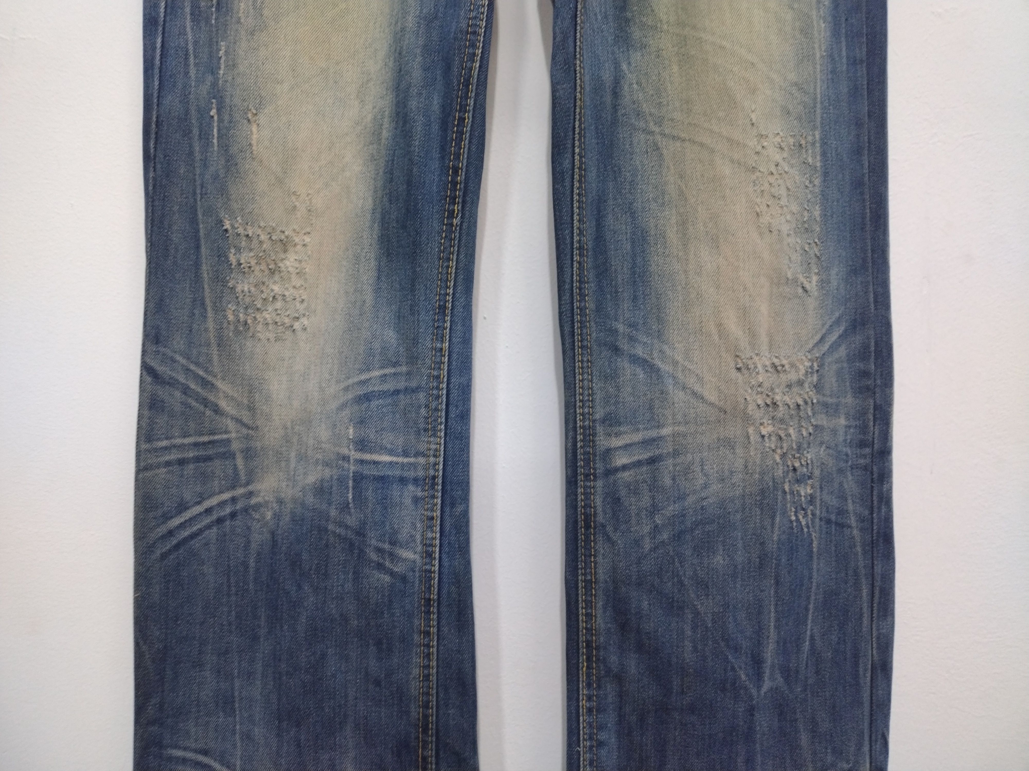 Marvelous patina & Distressed Design A.V.H jeans