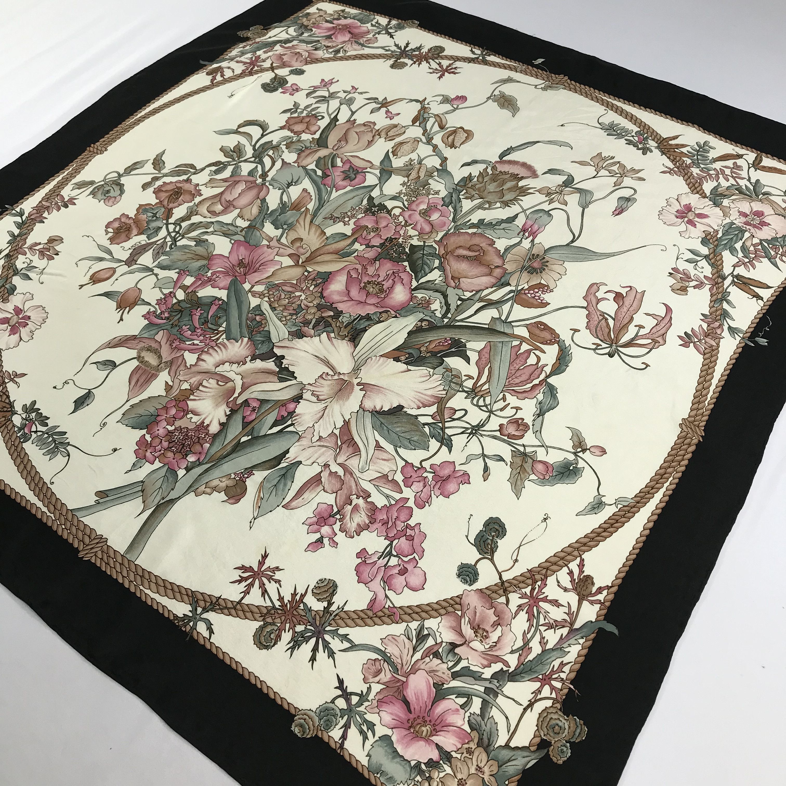 Vintage Vintage Luxury Flower Bouquet Hand Rolled Silk Scarf M184 Size ONE SIZE - 3 Thumbnail