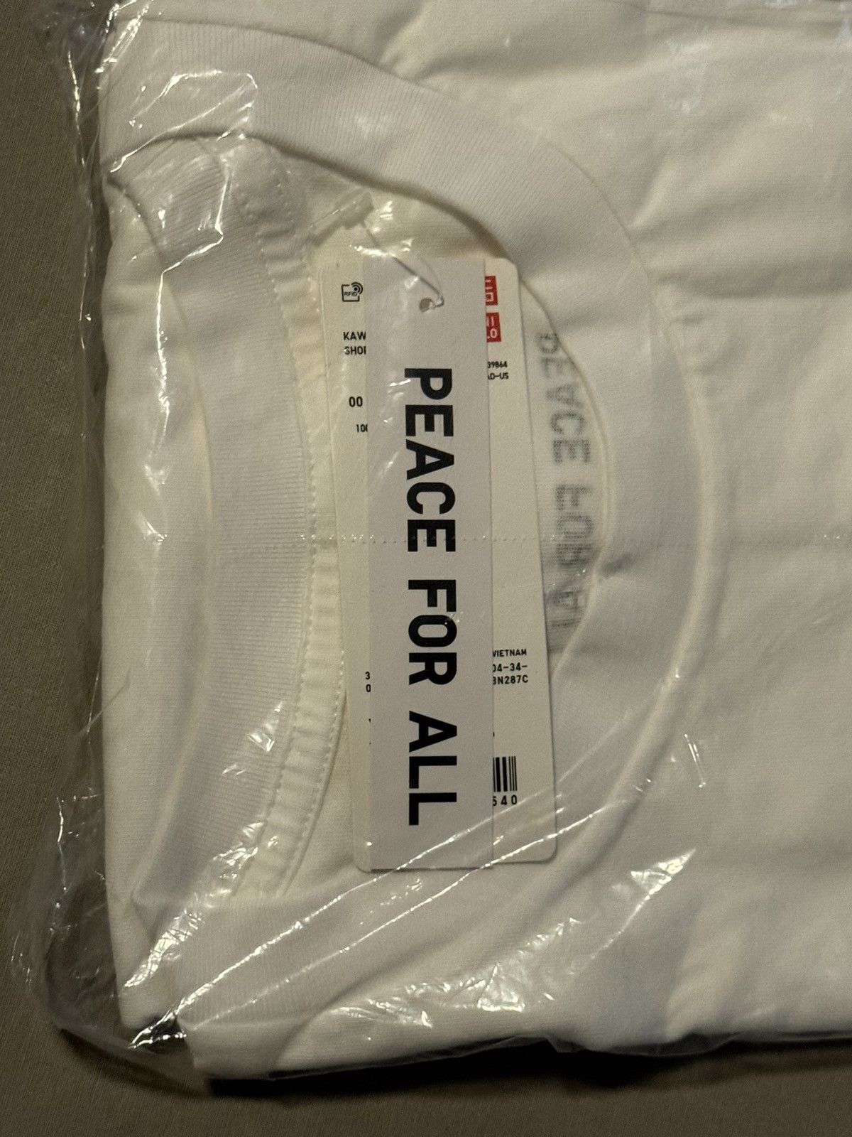 Kaws × Uniqlo Uniqlo x KAWS Peace For All Tee T-Shirt FW23 Sealed New DS Size US XL / EU 56 / 4 - 4 Thumbnail