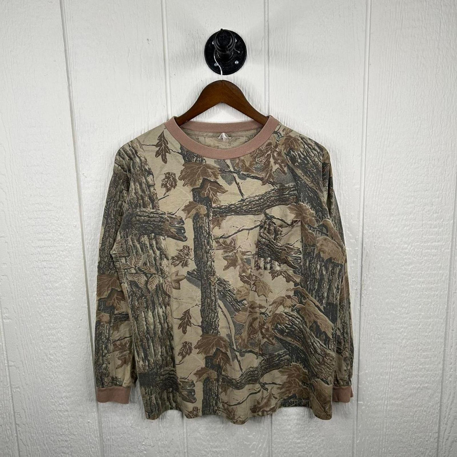 Realtree Vintage 90’s Realtree Forest Camo Longsleeve Tee Size Large Size US L / EU 52-54 / 3 - 1 Thumbnail