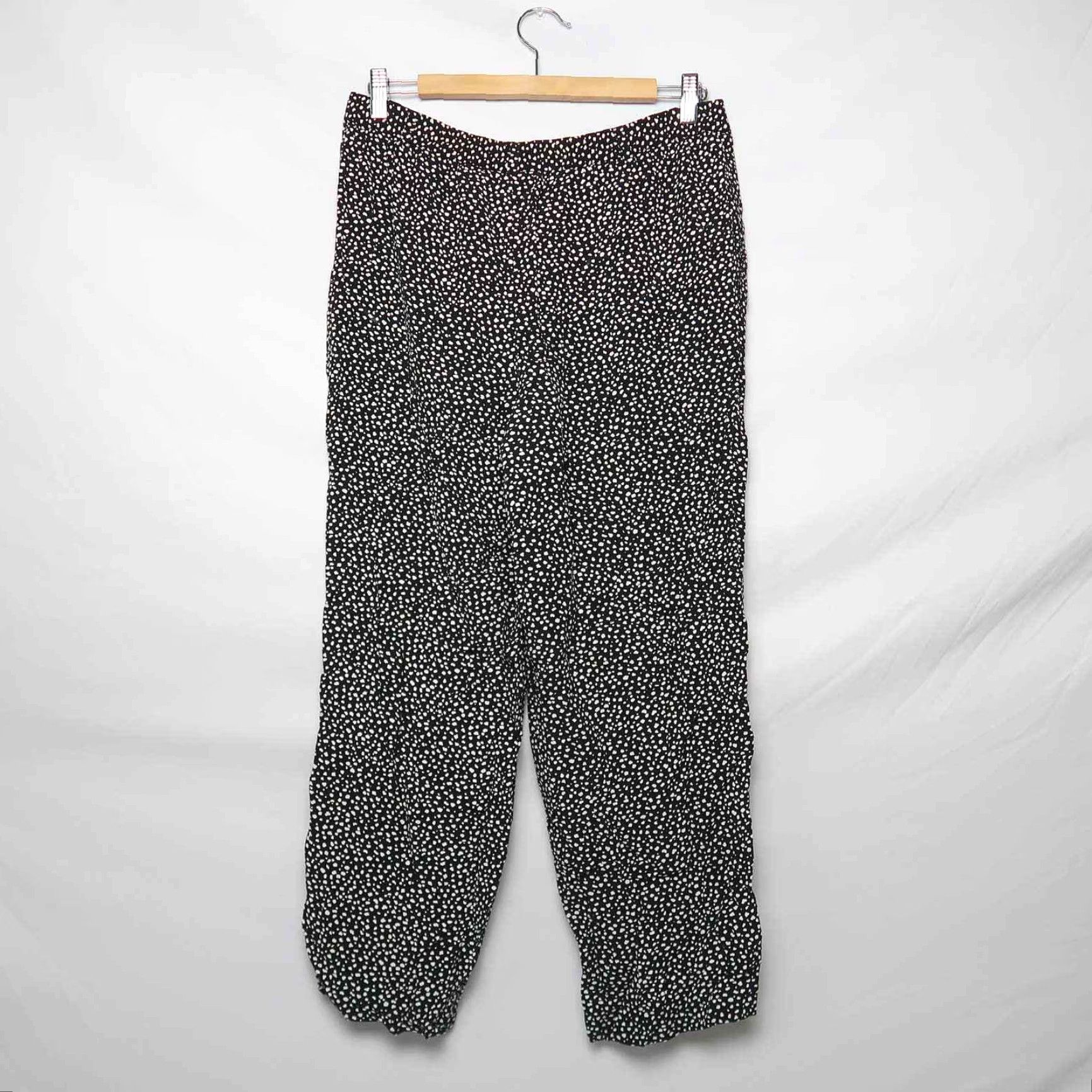 Liz Claiborne VINTAGE Liz Claiborne Pants 90s Black Cream Spot Print FlowY Straight Leg 8 Womens Regular Rise Inseam 24” Rayon Casual Arts & Crafts Size 30" / US 8 / IT 44 - 4 Thumbnail
