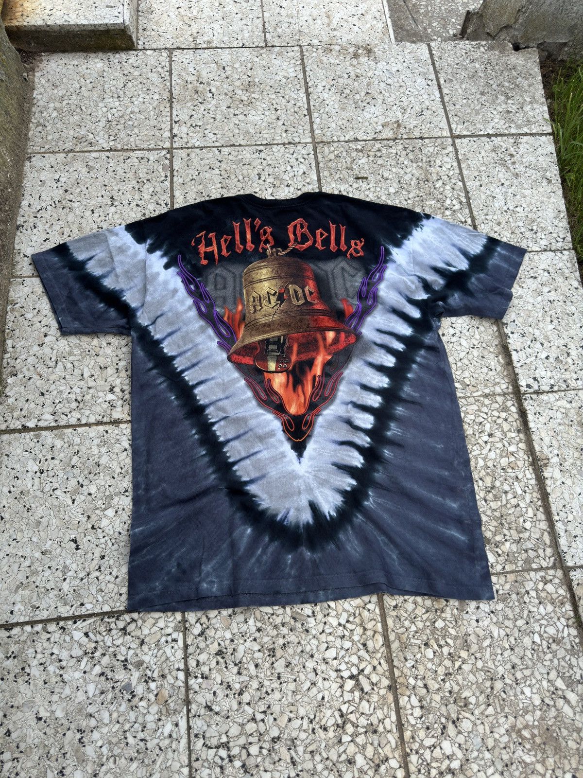 Band Tees Vintage Liquid Blue AC/DC T-Shirt Hells Bells Size US XL / EU 56 / 4 - 2 Thumbnail