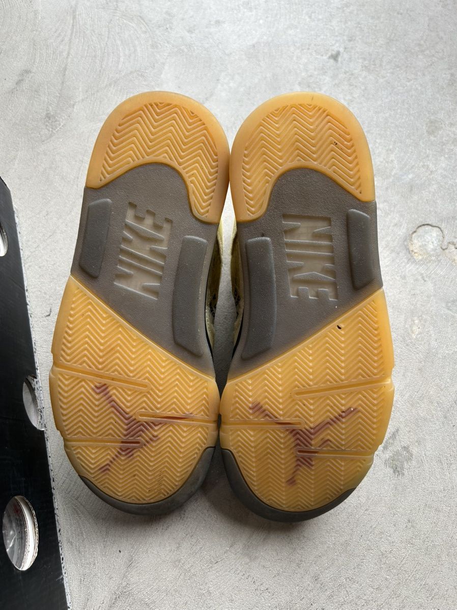 Jordan Brand × Off-White Jordan 5 Off-White Sail Size US 10.5 / EU 43-44 - 5 Thumbnail