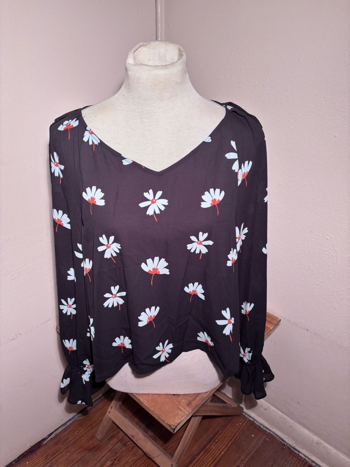 Bar III Bar lll Floral Mesh Blouse Size XL / US 12-14 / IT 48-50 - 2 Thumbnail