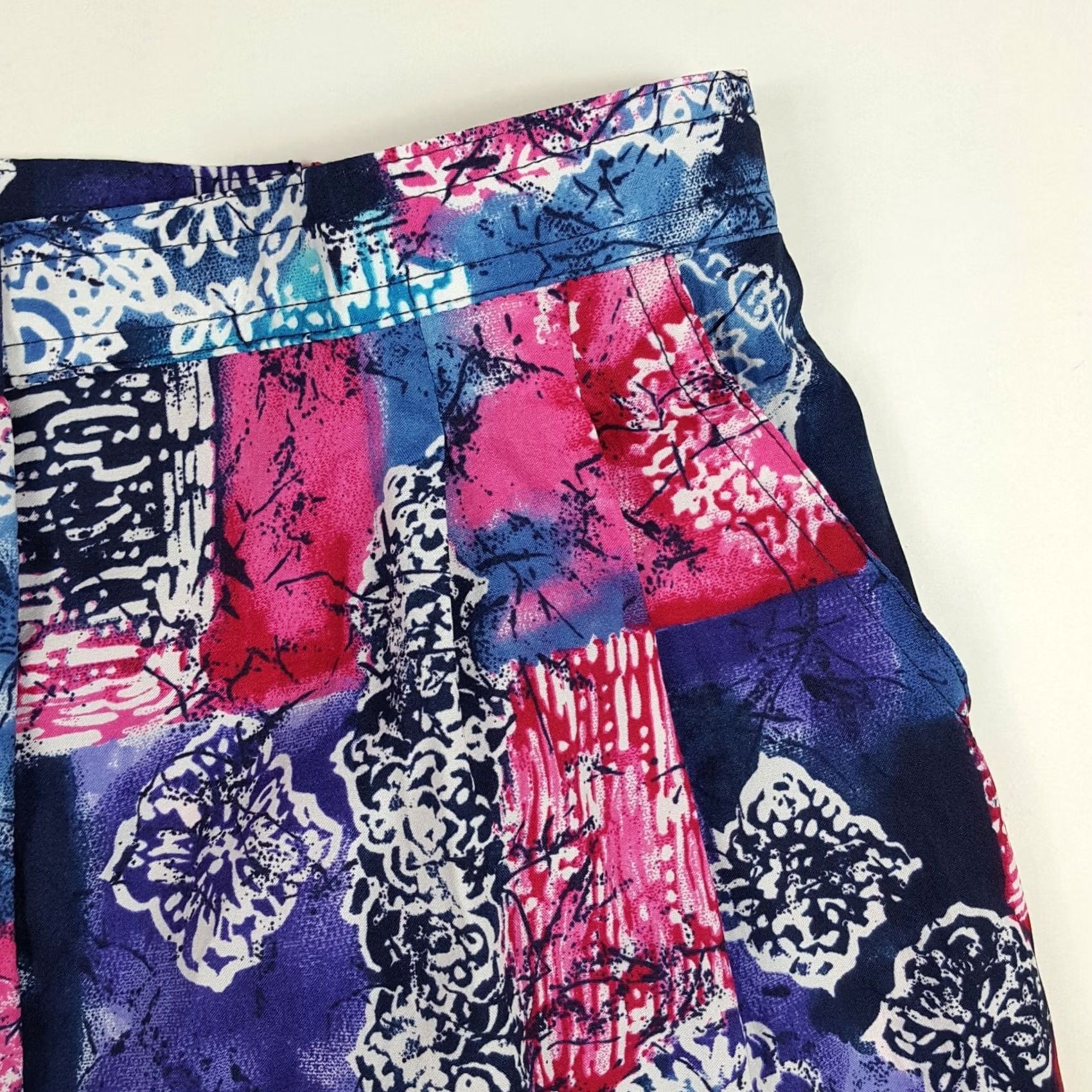 Vintage VINTAGE Flower Art Women's Size 4 Golf Tennis Outdoor Relaxed Pleated Shorts Size 28" / US 6 / IT 42 - 3 Thumbnail