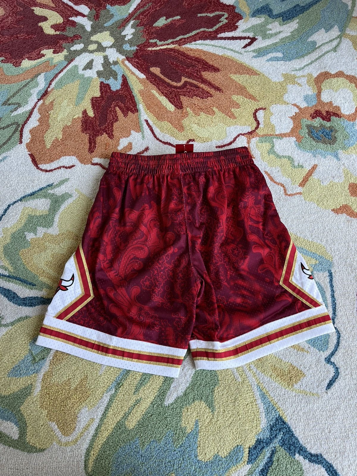 Mitchell and ness swingman shorts sizing best sale