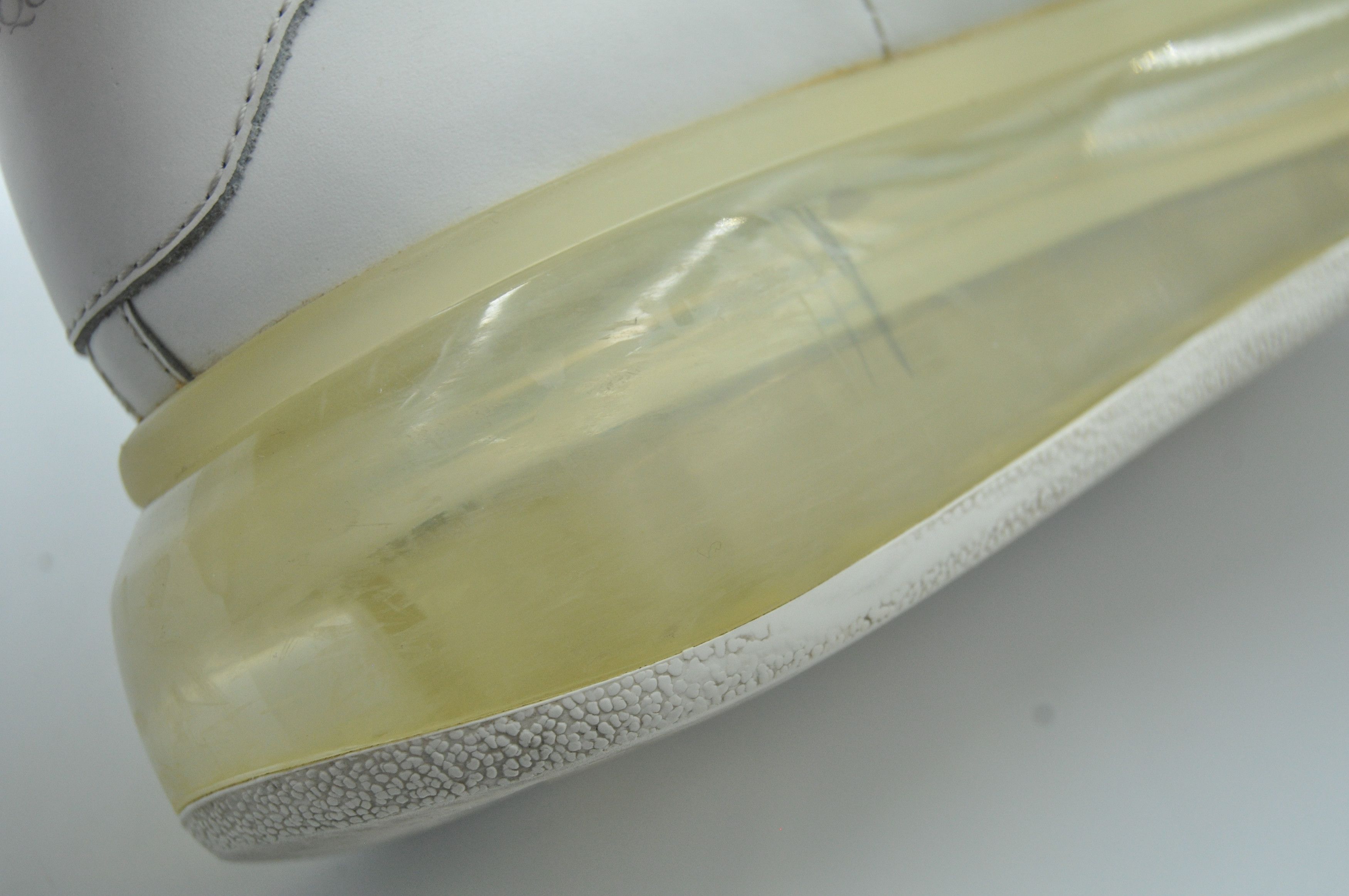 Alexander McQueen Alexander Mcqueen - Clear Sole Larry Sneakers Size US 6 / IT 36 - 15 Thumbnail