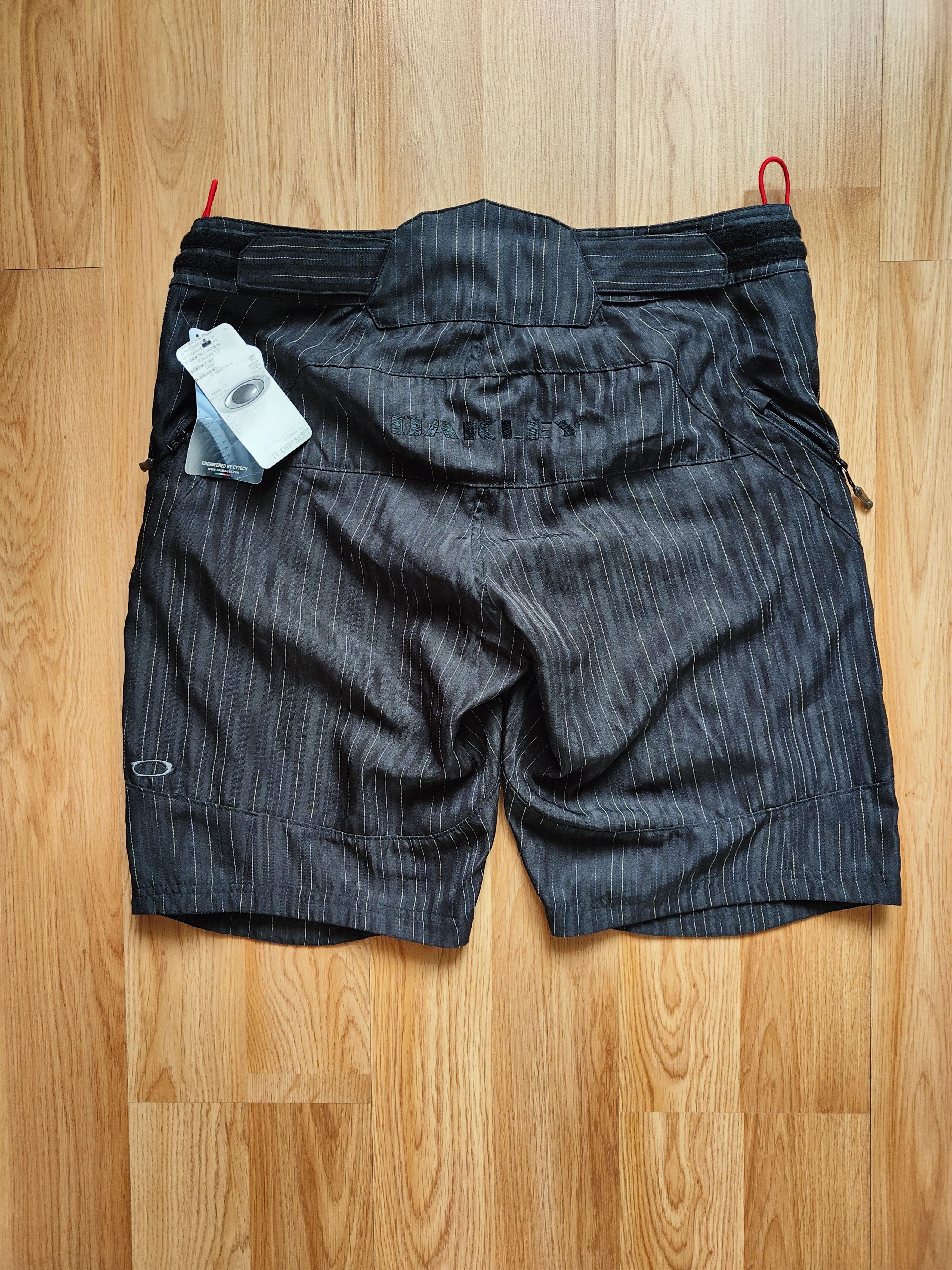 Oakley Vintage Oakley Shorts 2006 Bark Short Oakley Size US 32 / EU 48 - 16 Thumbnail