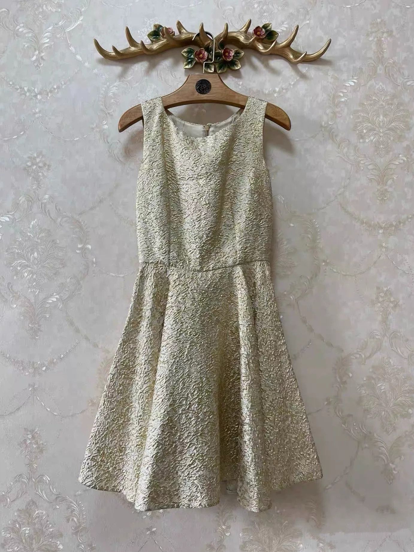 Dolce & Gabbana Dolce & Gabbana Gold Embossed Runway Dress Size M / US 6-8 / IT 42-44 - 1 Thumbnail