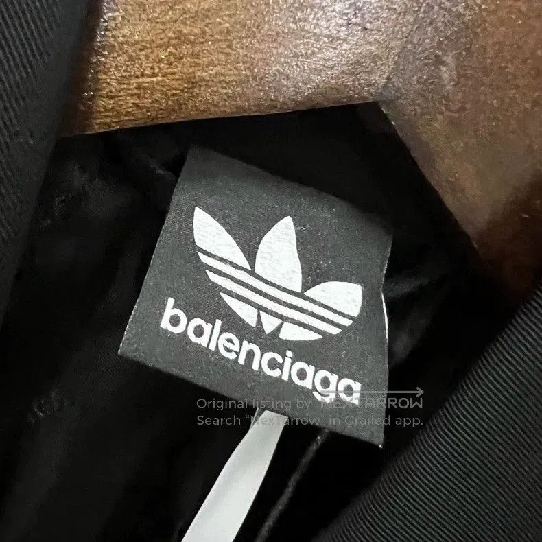 Balenciaga Balenciaga x Adidas Side Stripe Blazer. Size US XXS / EU 40 - 2 Thumbnail