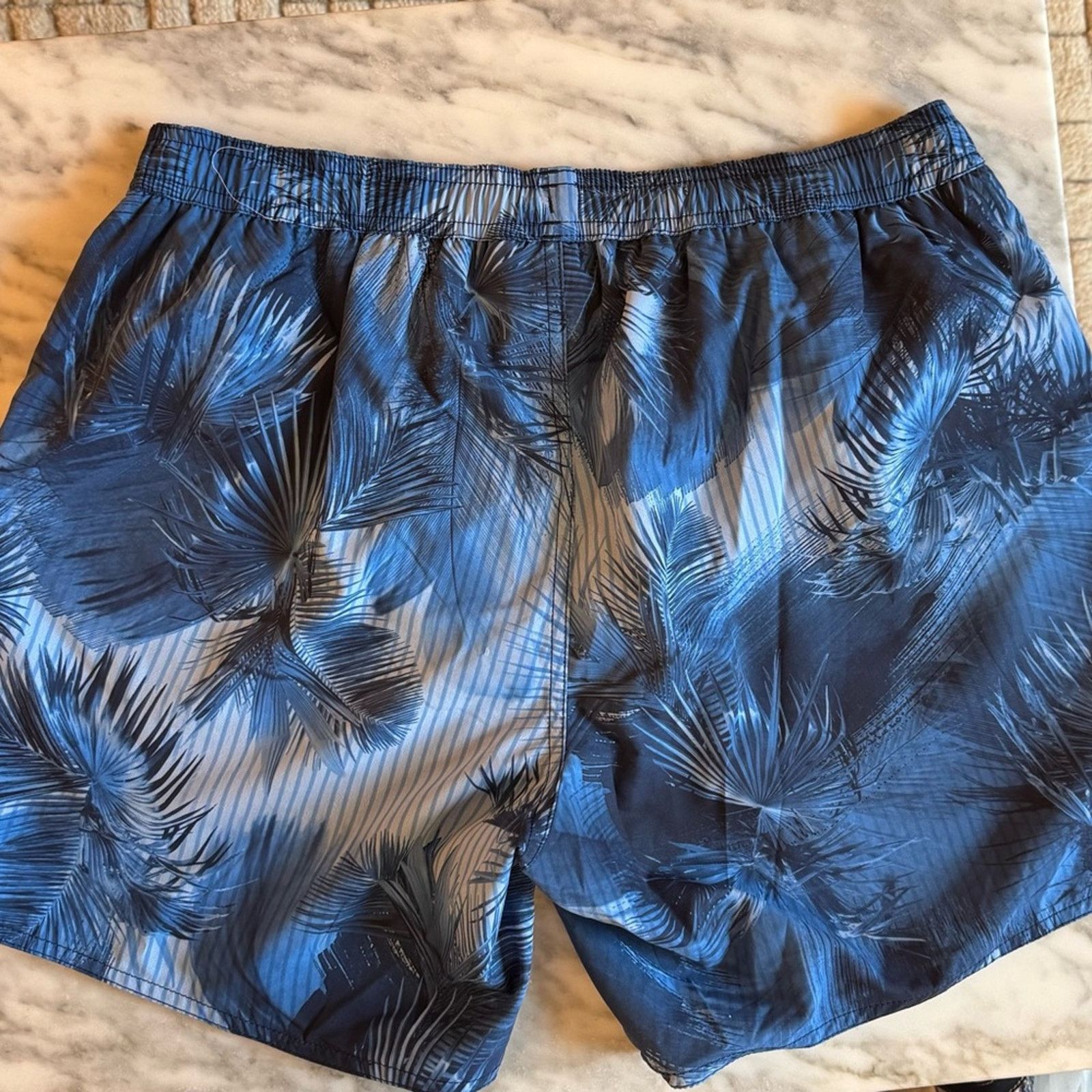 Emporio Armani Emporio Armani Men’s Swim Trunks Blue Palm Print NWT Size US 30 / EU 46 - 2 Thumbnail
