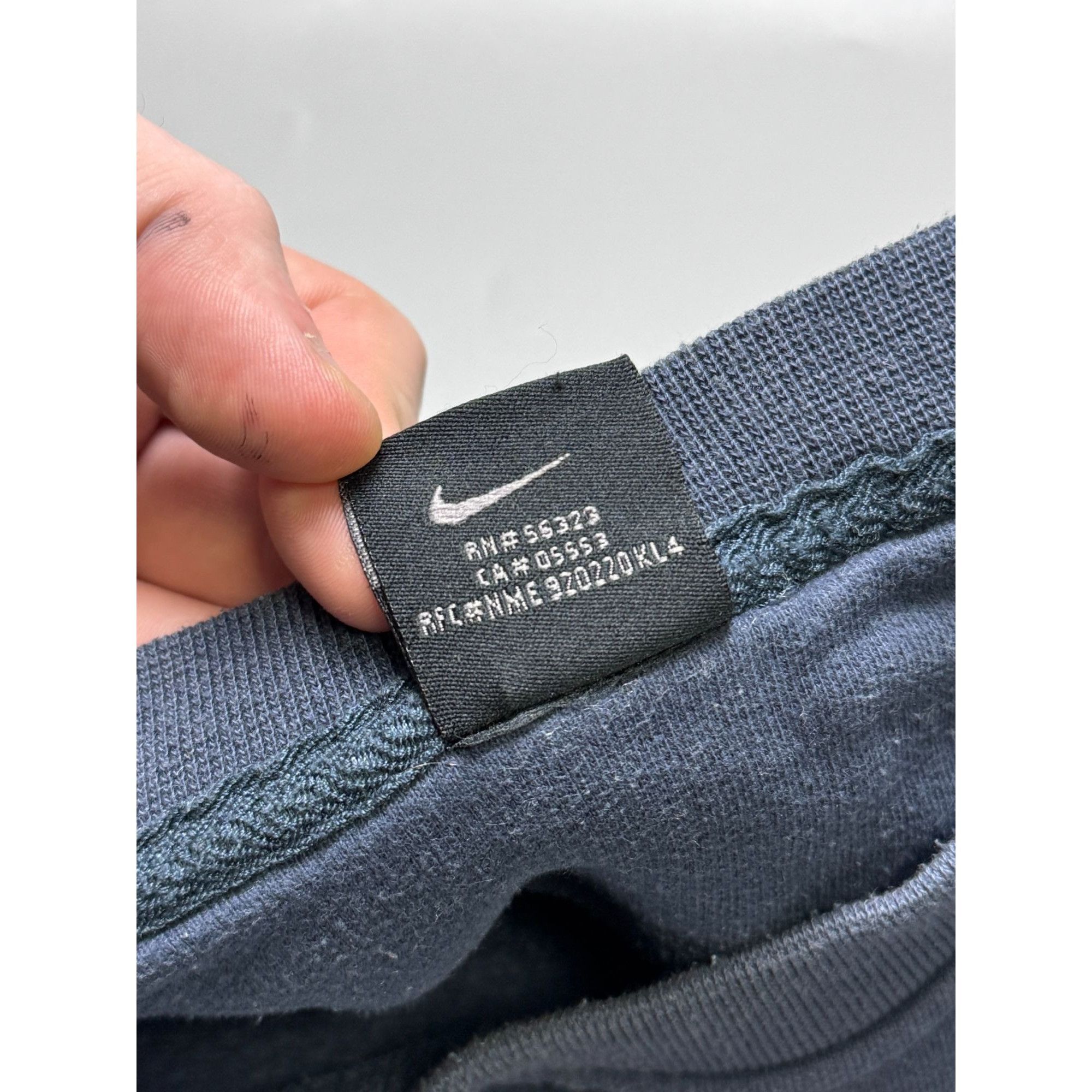Nike Vintage Nike Crewneck Embroidered Logo Sweatshirt (YG008) Size US M / EU 48-50 / 2 - 5 Thumbnail