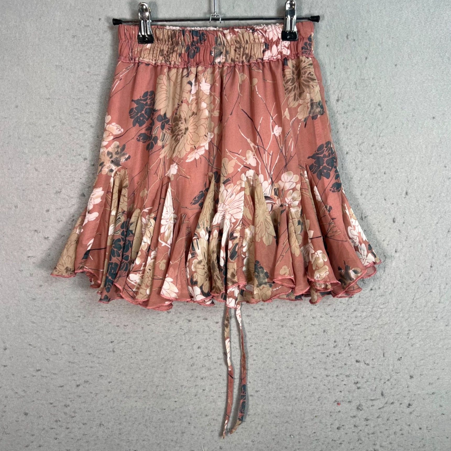 Pinko Indikah Skirt Womens XS Floral Ruffled Mini Pink Beige Polyester Short Summer, Spring Casual Womens XS Skirt Size 26" / US 2 / IT 38 - 2 Thumbnail