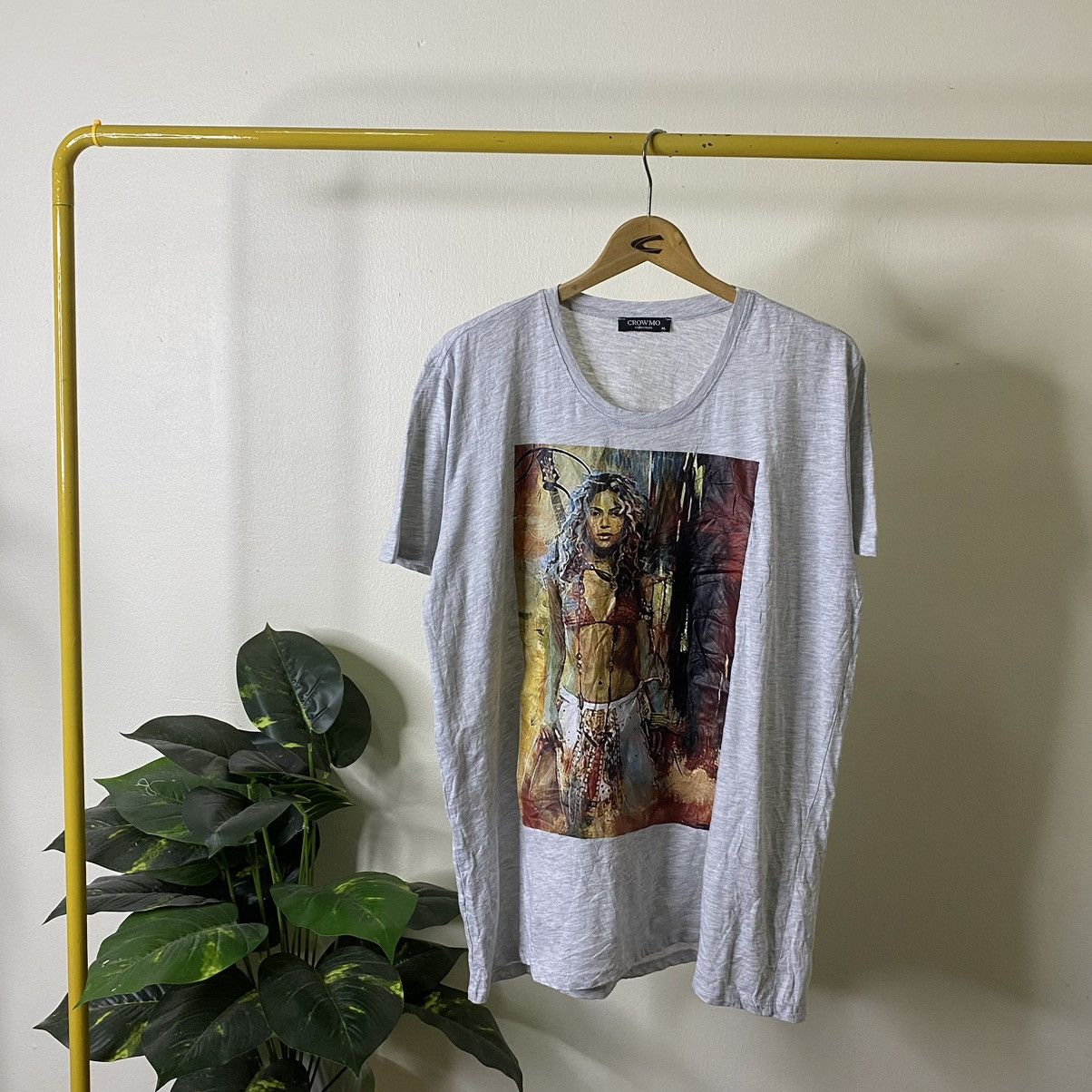 Band Tees Crowmo Collection x Shakira Waka Waka Potrait Tee Size US XL / EU 56 / 4 - 1 Thumbnail