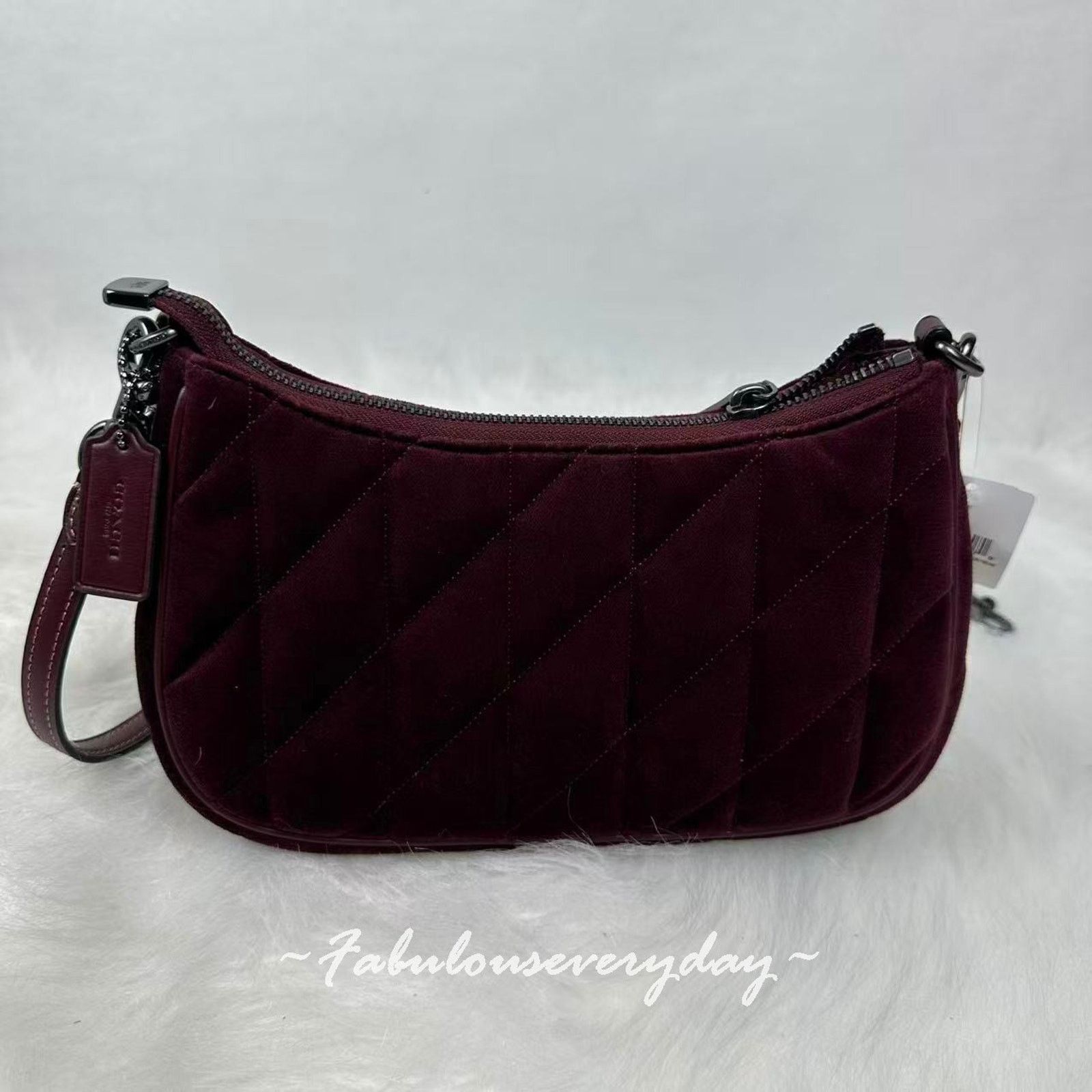 Coach Coach Teri Shoulder Crossbody Velvet Quilting Qb/Burgundy Size ONE SIZE - 3 Thumbnail
