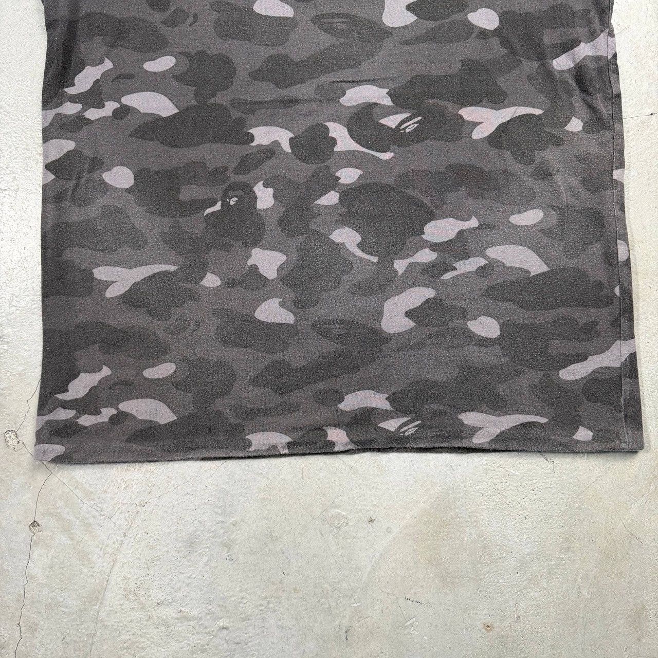 Bape A Bathing Ape (BAPE) Vintage Reversible Camo Tee Size US L / EU 52-54 / 3 - 9 Thumbnail