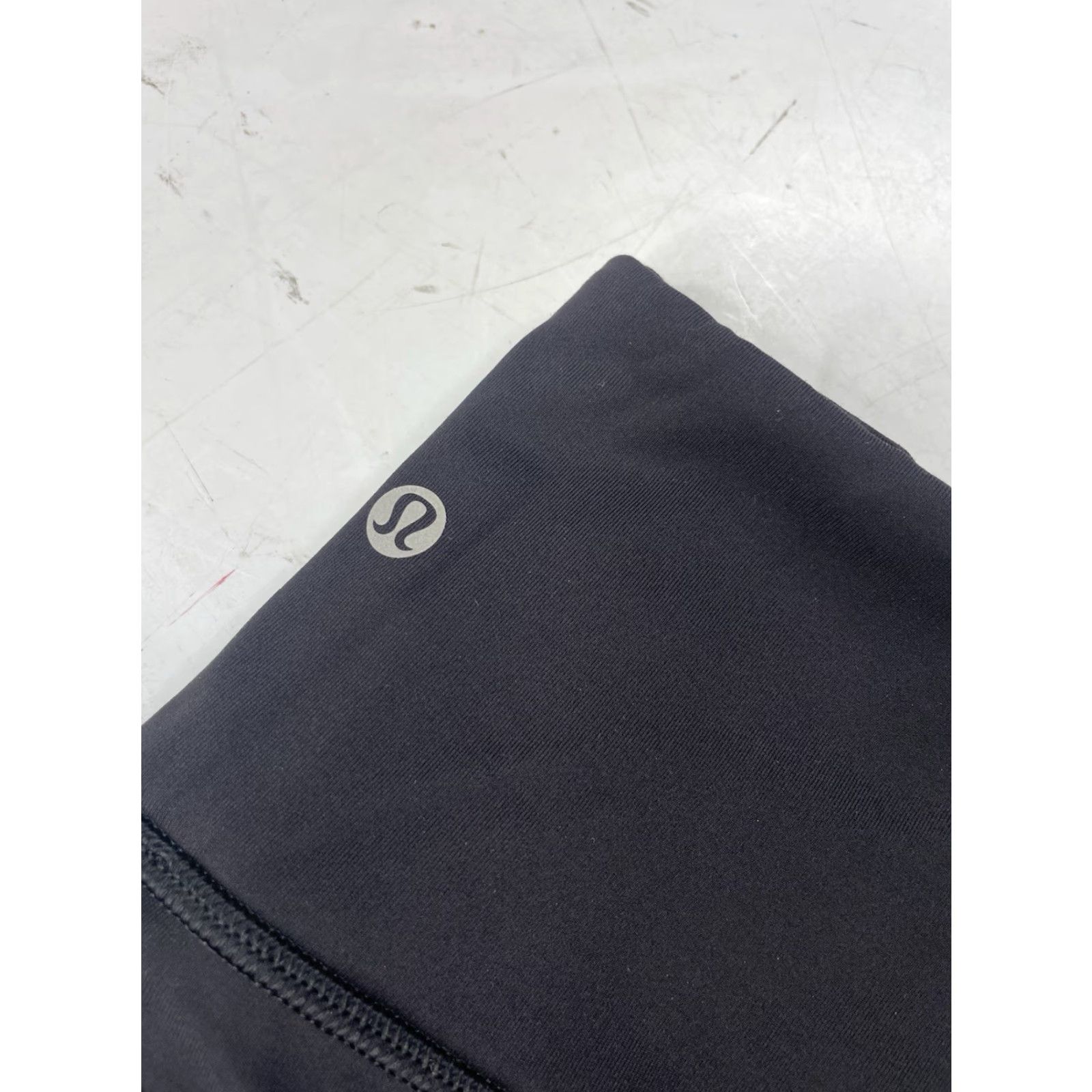 Lululemon Lululemon Leggings Ankle Black Size 6 Womens Skinny Stretch Activewear Yoga Perforated Calf Pants Nylon Spandex Size 28" / US 6 / IT 42 - 5 Thumbnail